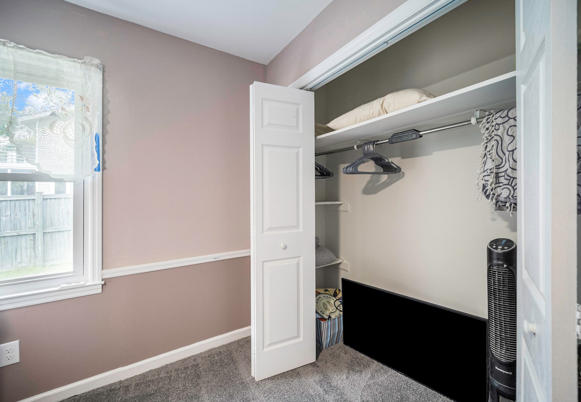2899 Doncaster Dr, Charleston SC  29414-6737 exterior