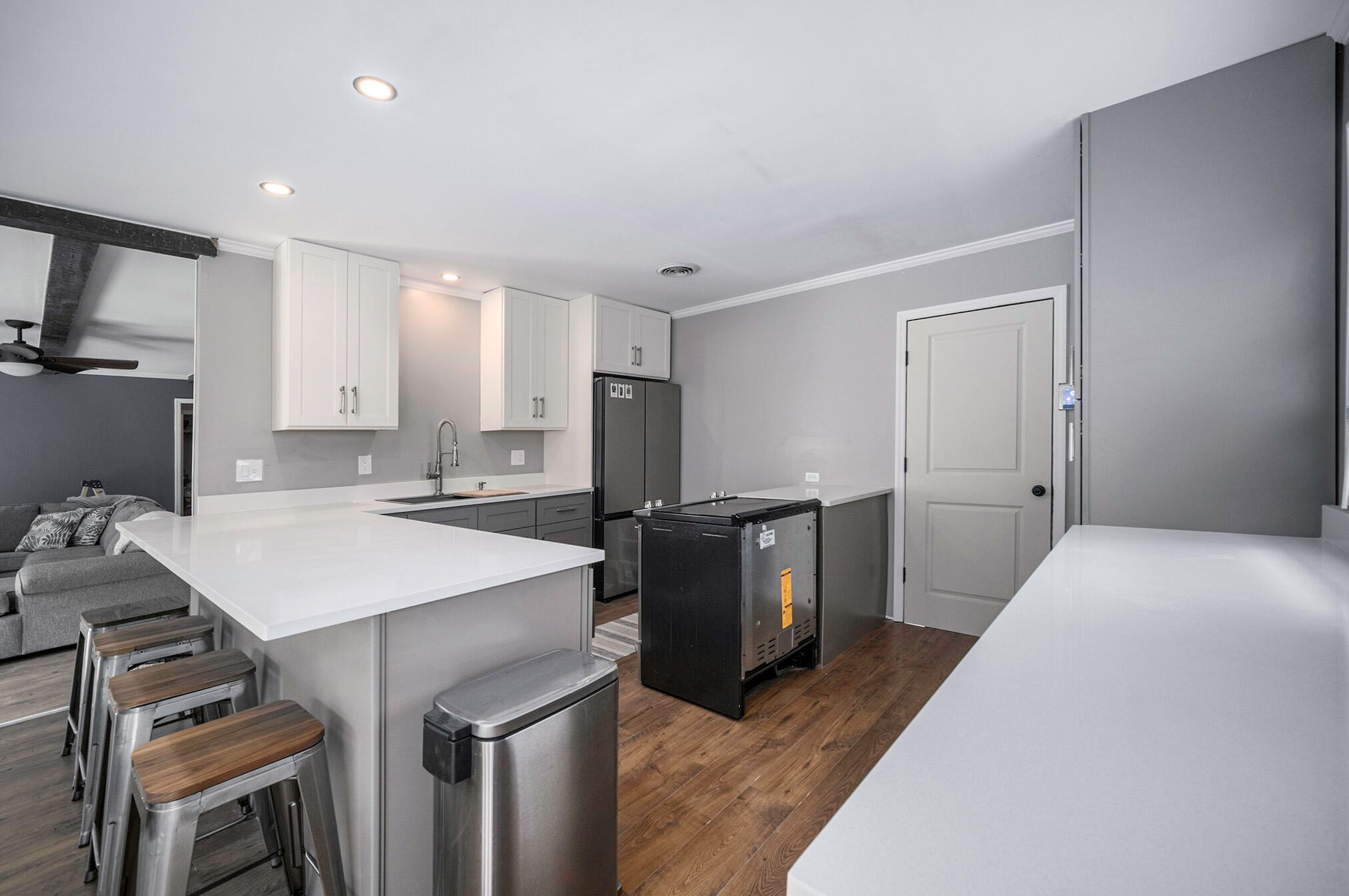 2899 Doncaster Dr, Charleston SC  29414-6737 exterior