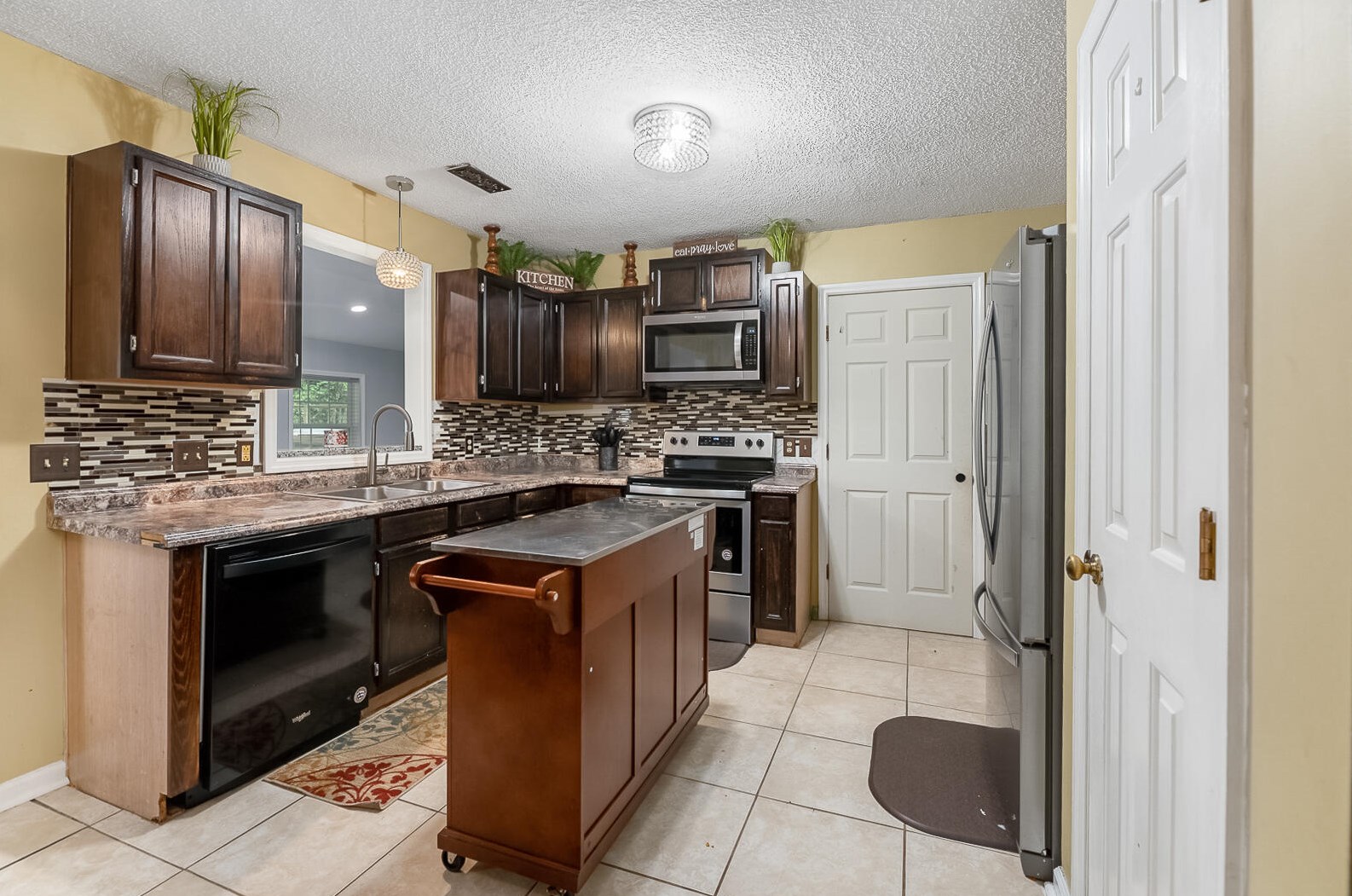 206 Hastings Dr, Charleston SC 29445-6619 exterior