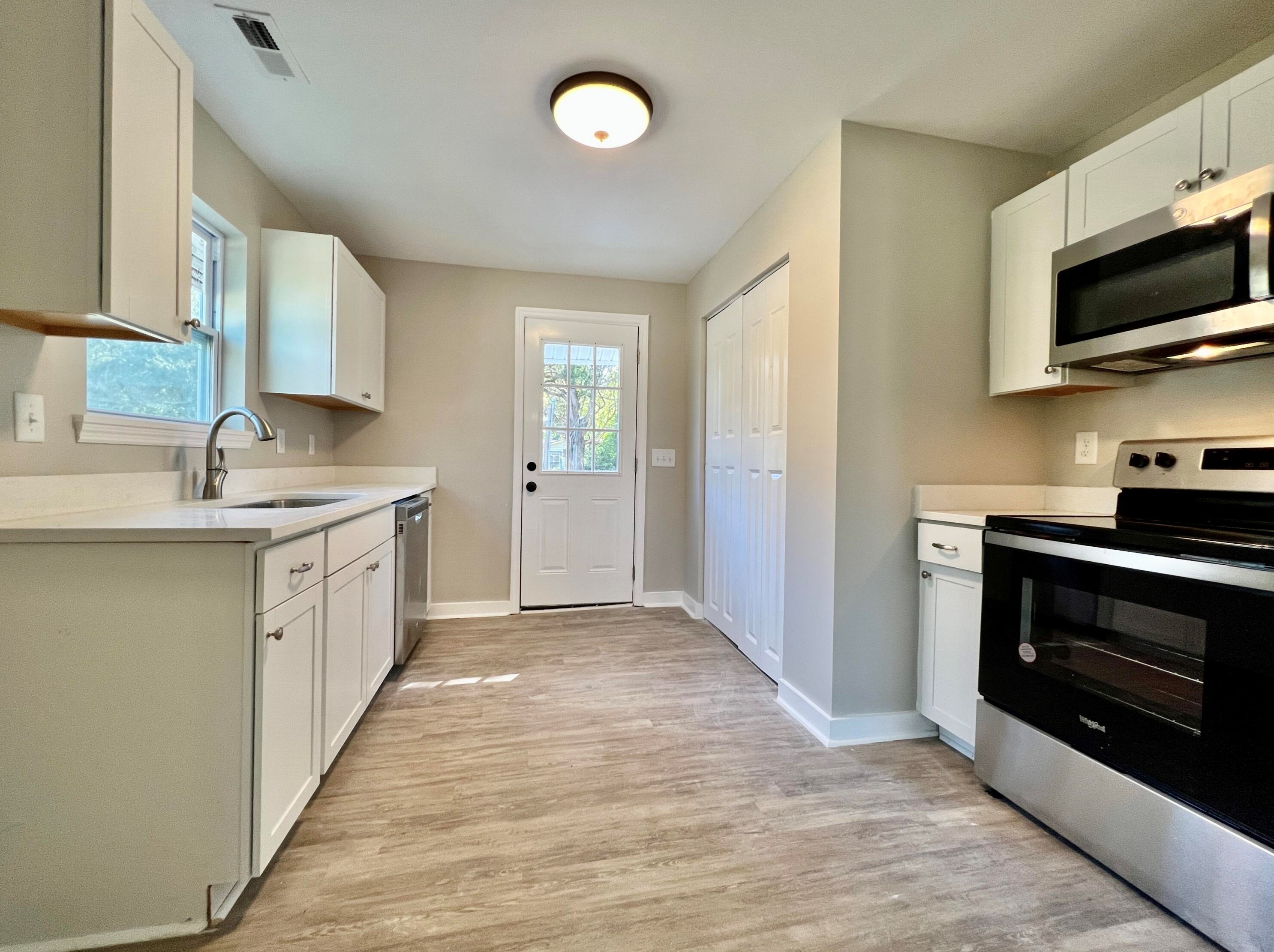 180 End Dr, Moncks Corner SC  29461-4408 exterior