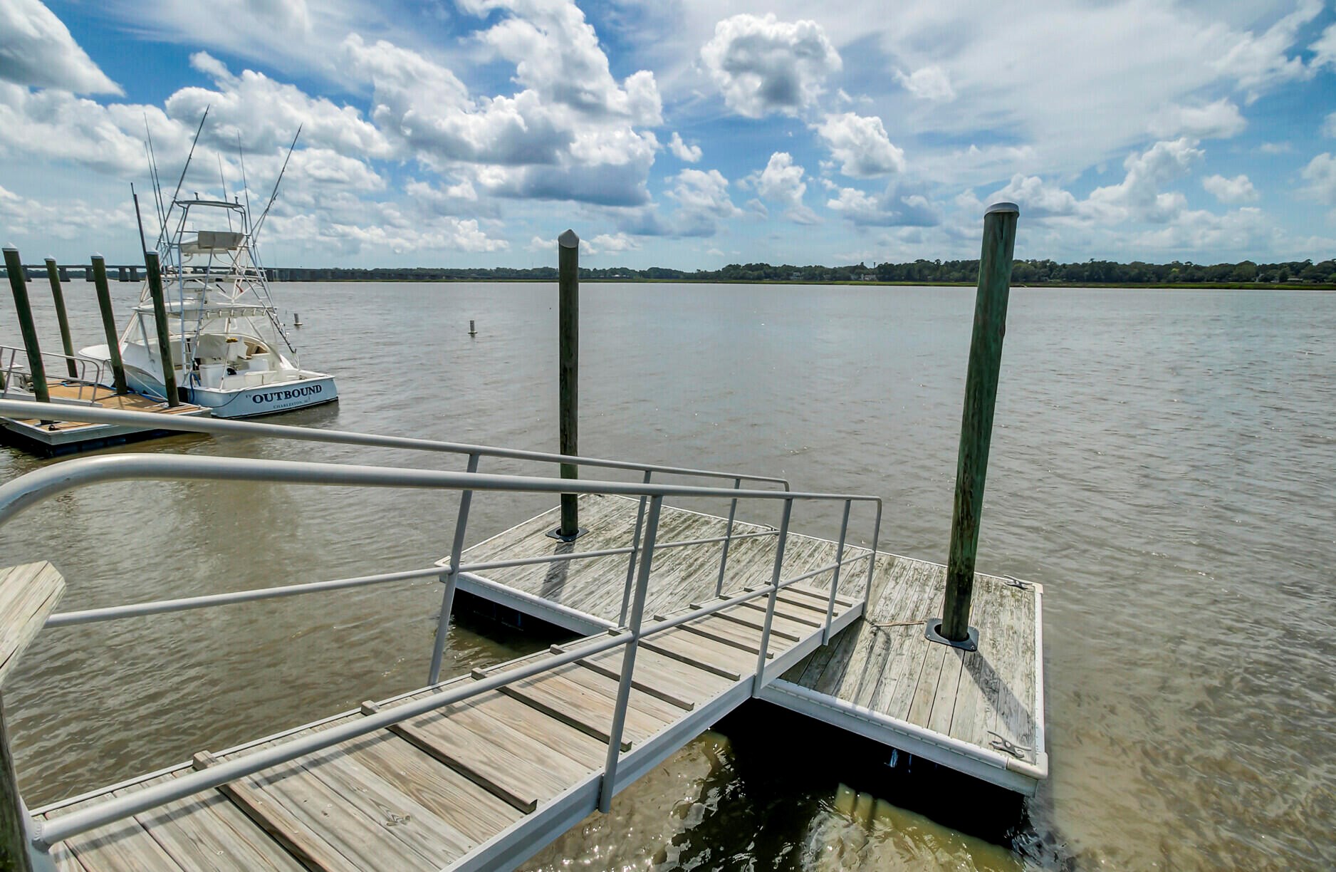 4365 Stoney Poynt Ct, Charleston SC  29405-6880 exterior