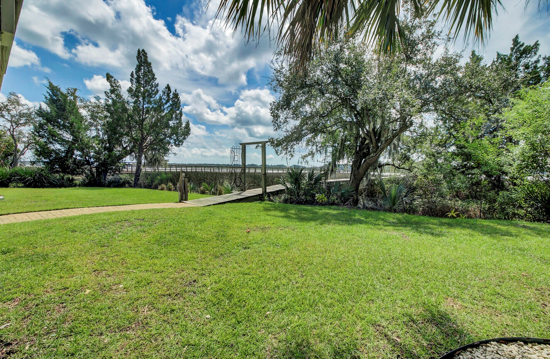 4365 Stoney Poynt Ct, Charleston SC  29405-6880 exterior