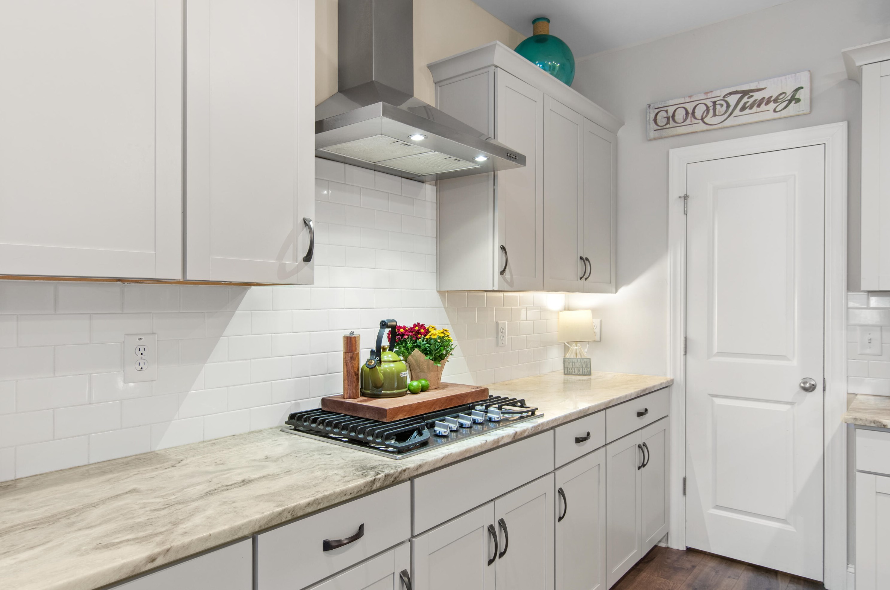 411 Whispering Breeze Ln, Summerville SC  29486 exterior