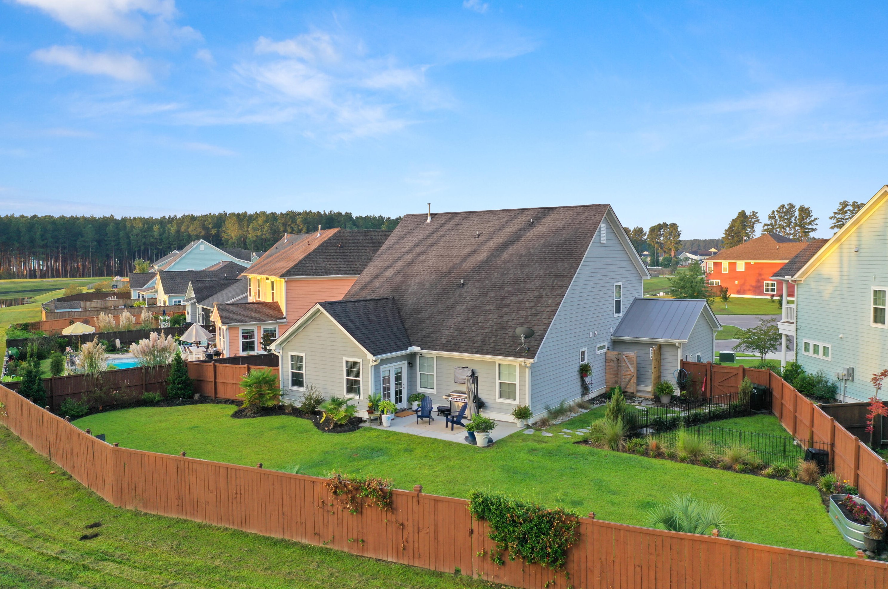 411 Whispering Breeze Ln, Summerville SC  29486 exterior