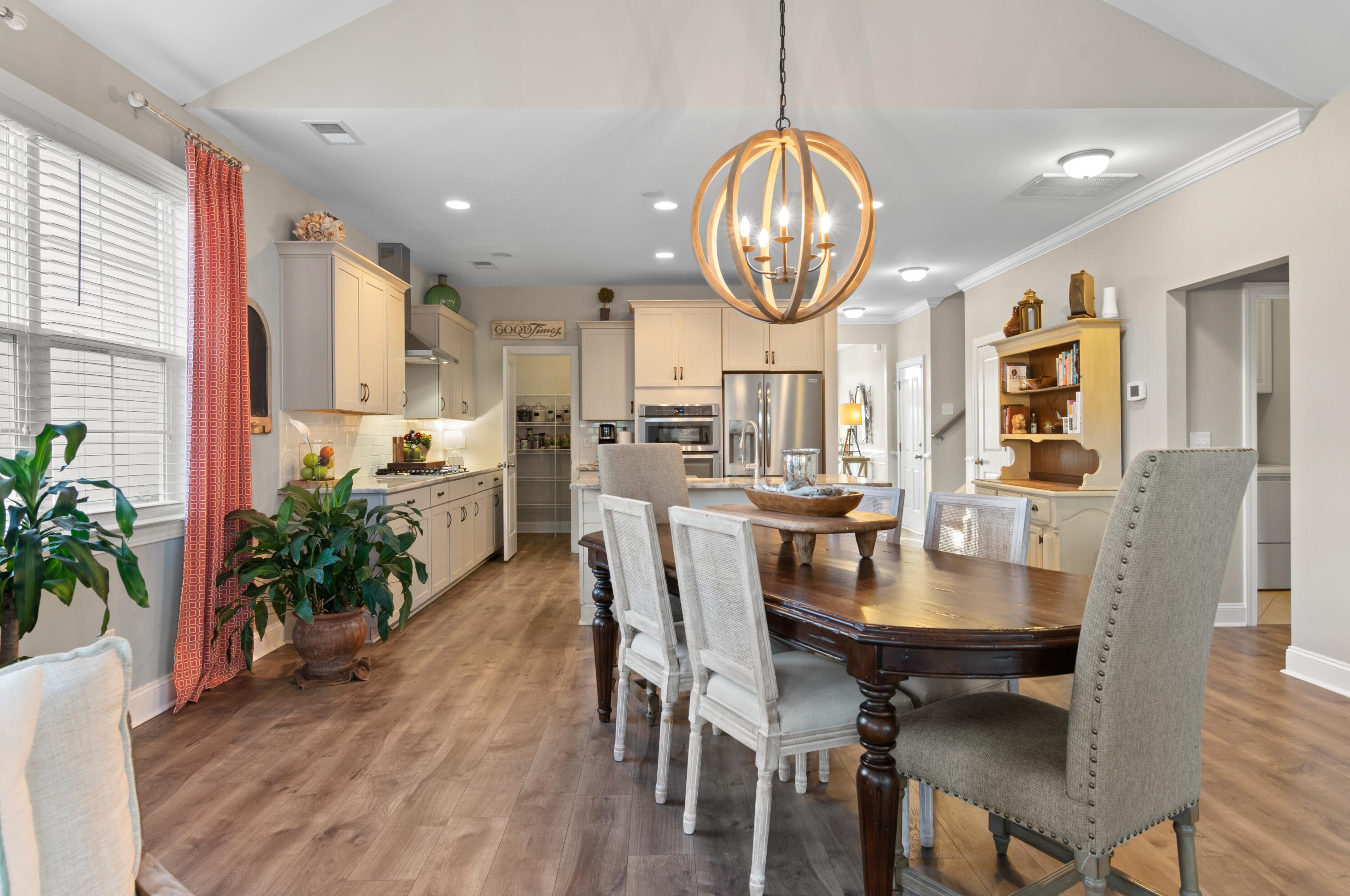 411 Whispering Breeze Ln, Summerville SC  29486 exterior