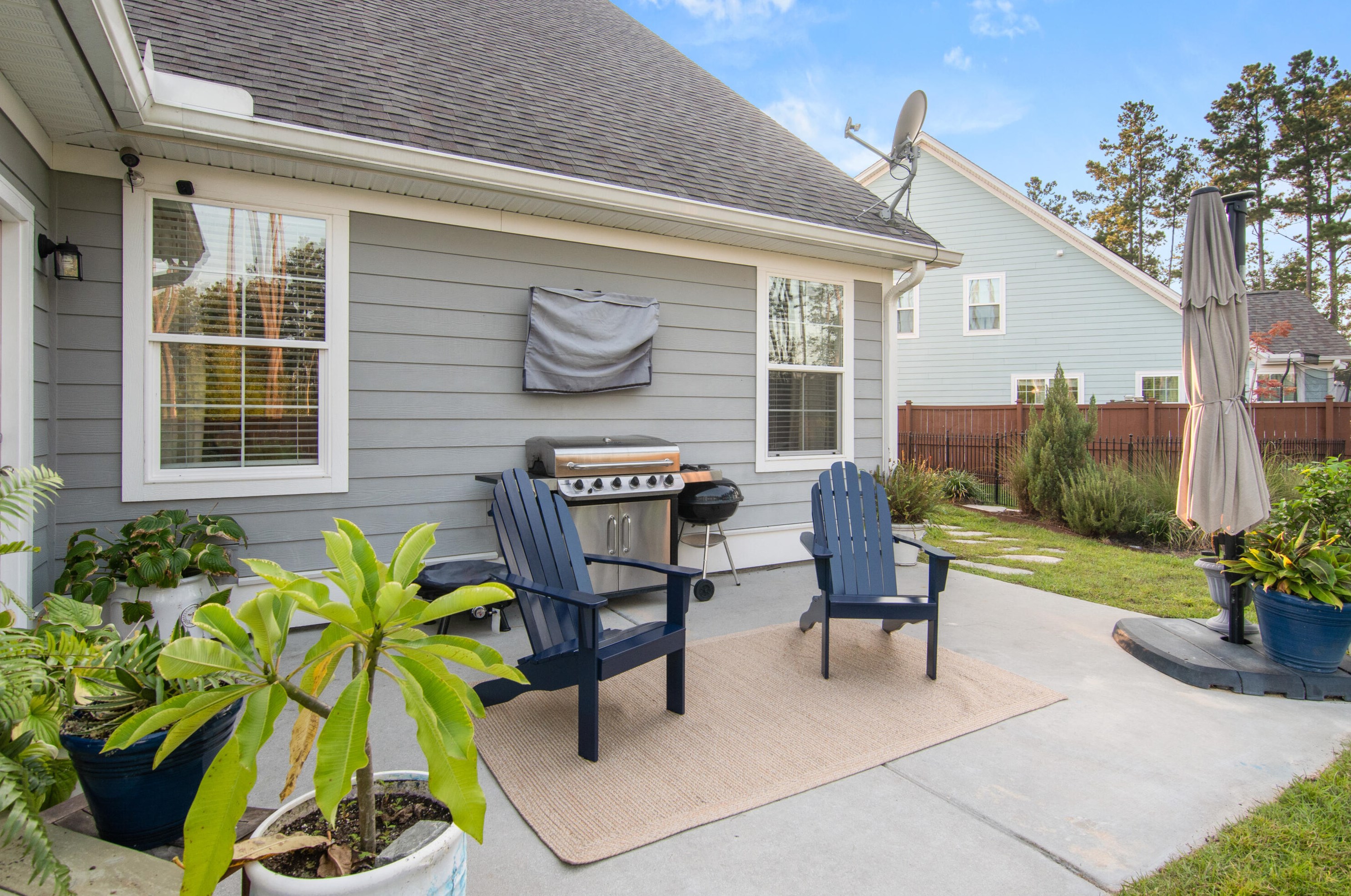 411 Whispering Breeze Ln, Summerville SC  29486 exterior