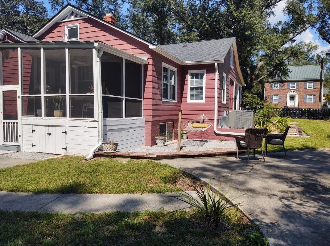 200 Warren St, Walterboro SC  29488-4157 exterior