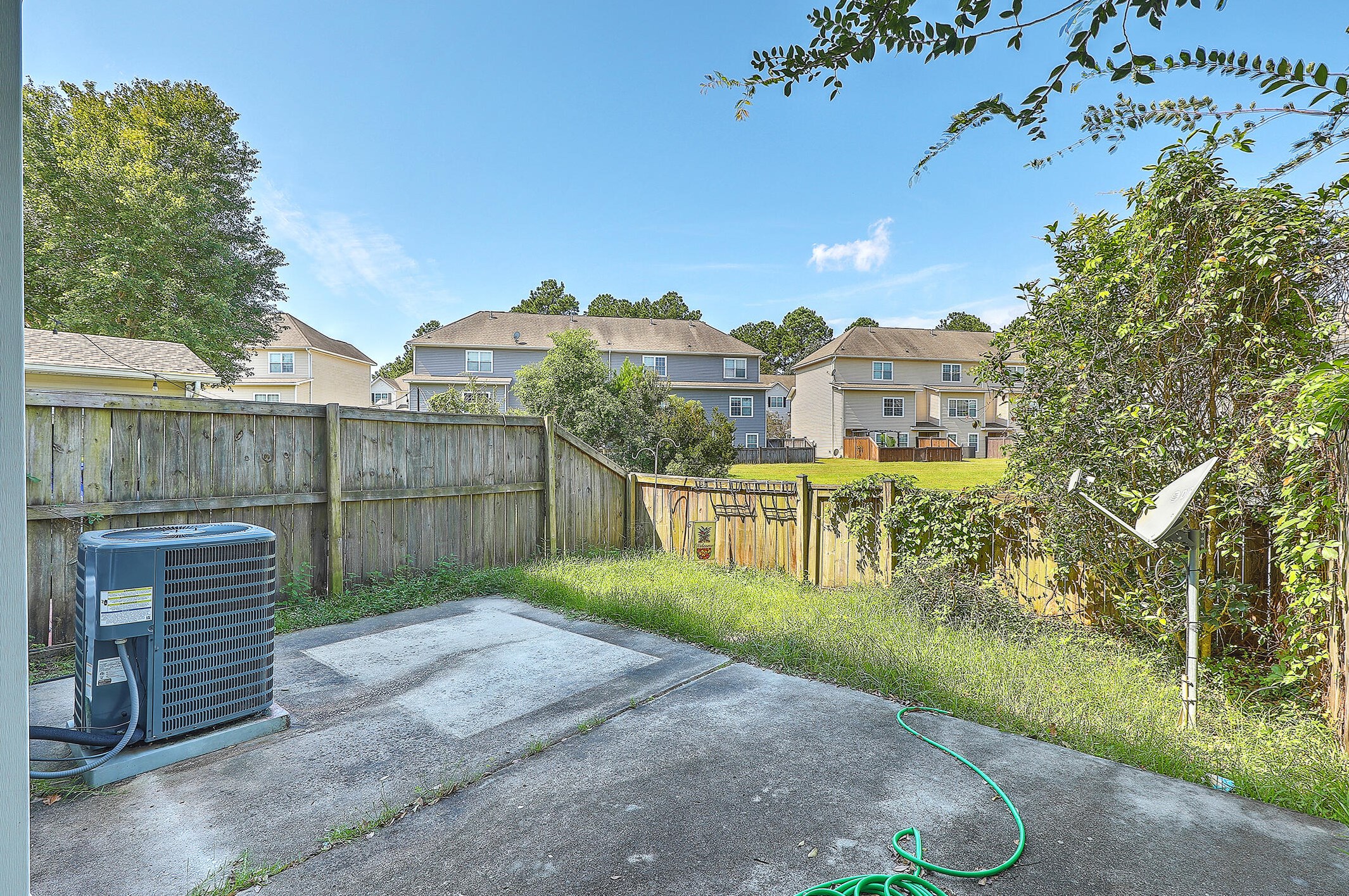 4077 Babbitt St, Charleston SC 29414-6077 exterior