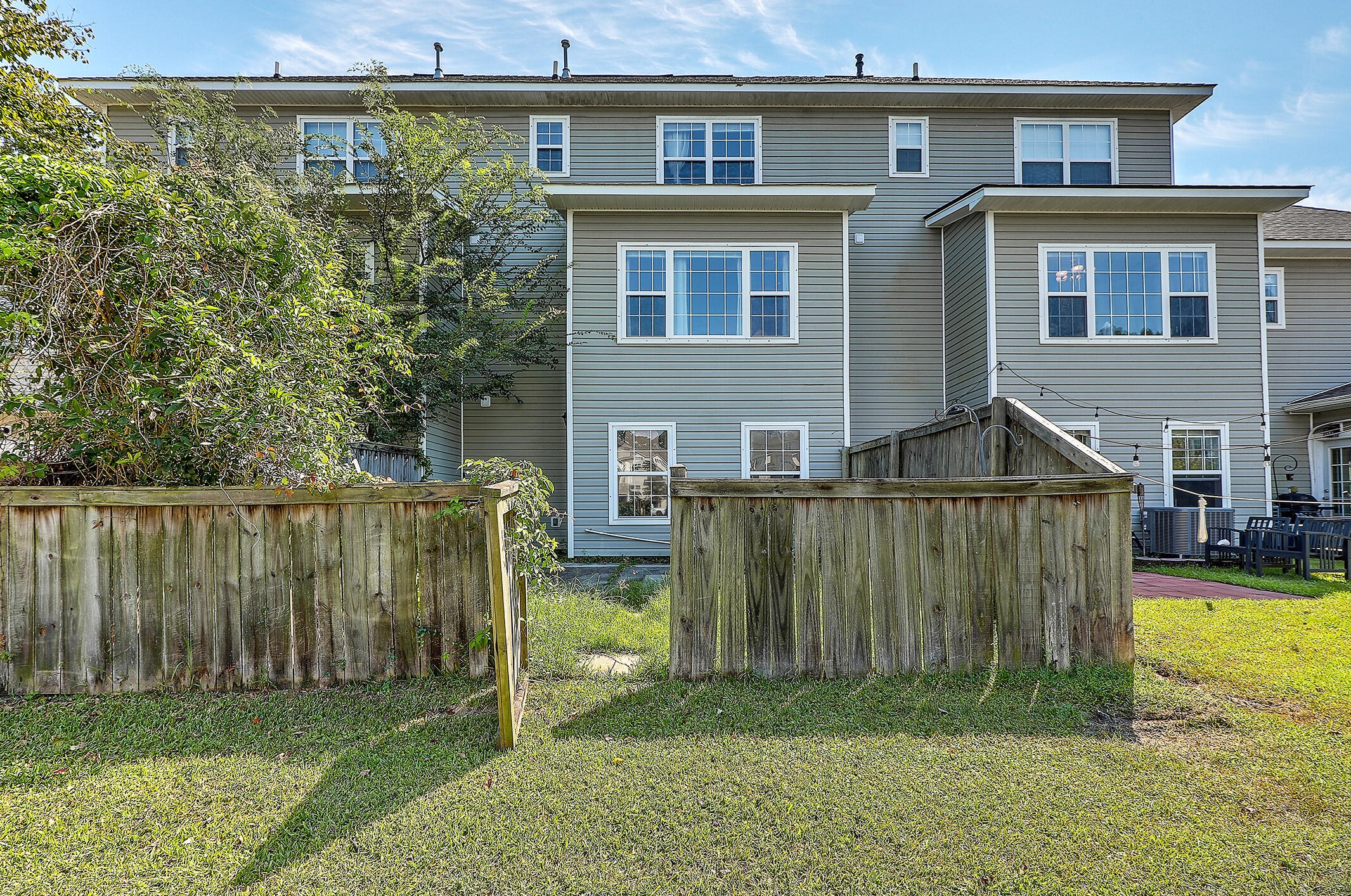 4077 Babbitt St, Charleston SC 29414-6077 exterior