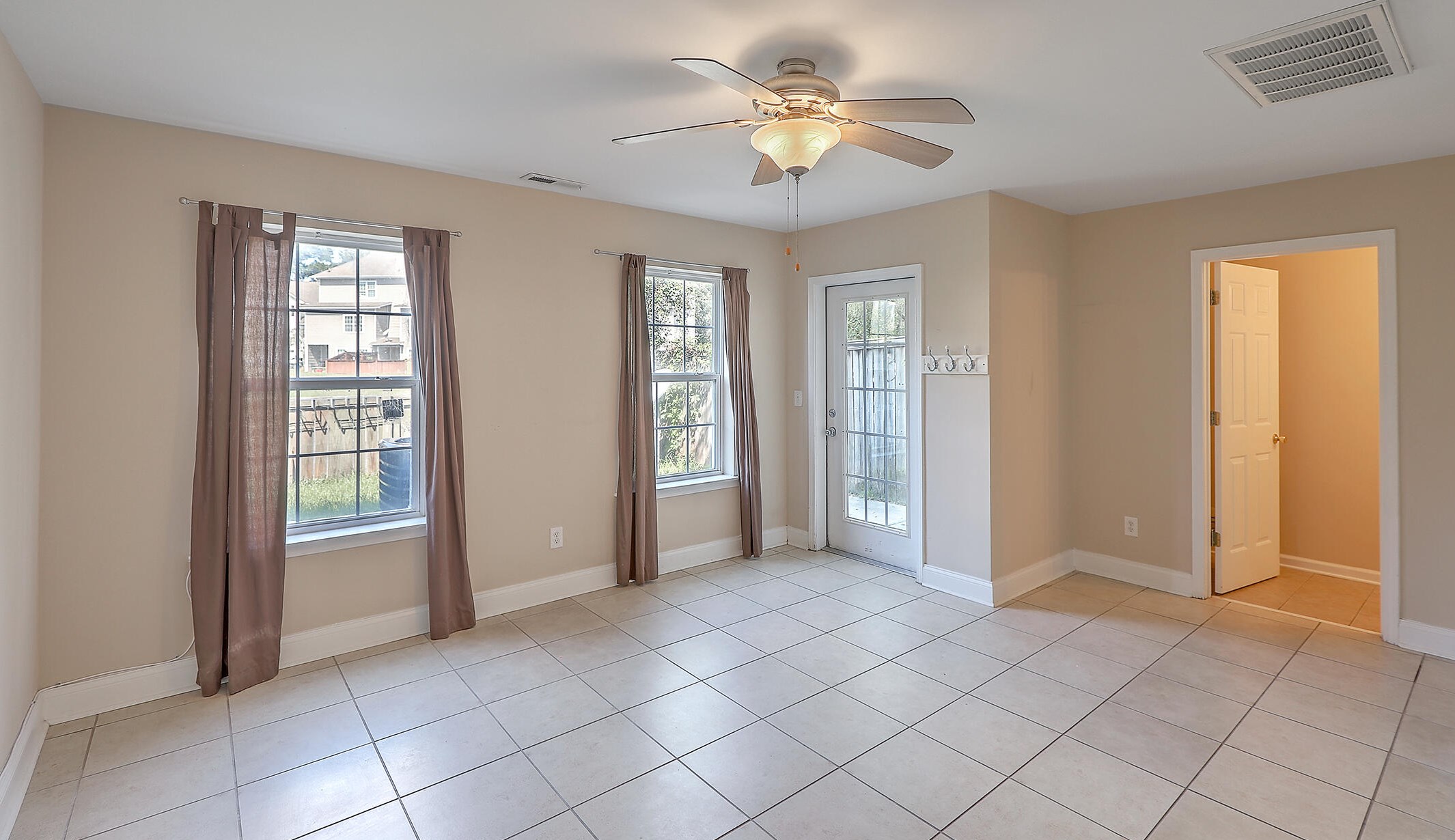 4077 Babbitt St, Charleston SC 29414-6077 exterior