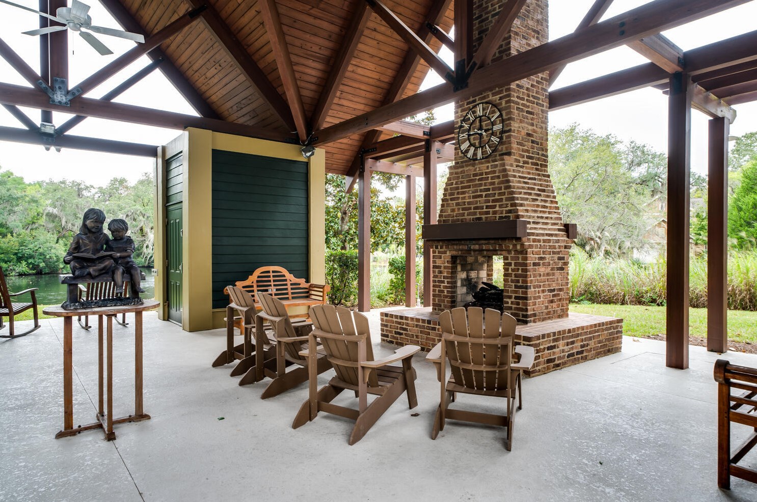 5514 Colonial Chatsworth Cir, Charleston SC 29418-2752 exterior