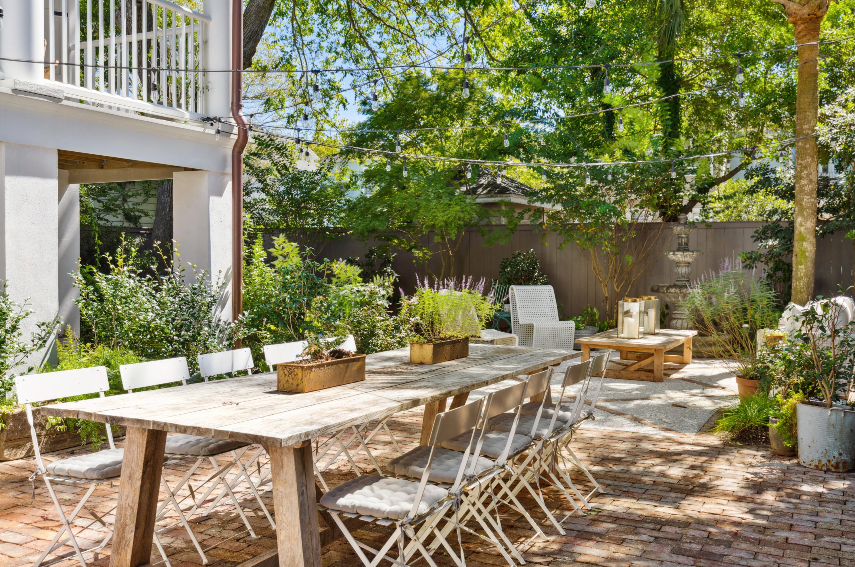 151 Queen St, Charleston SC  29401-1950 exterior