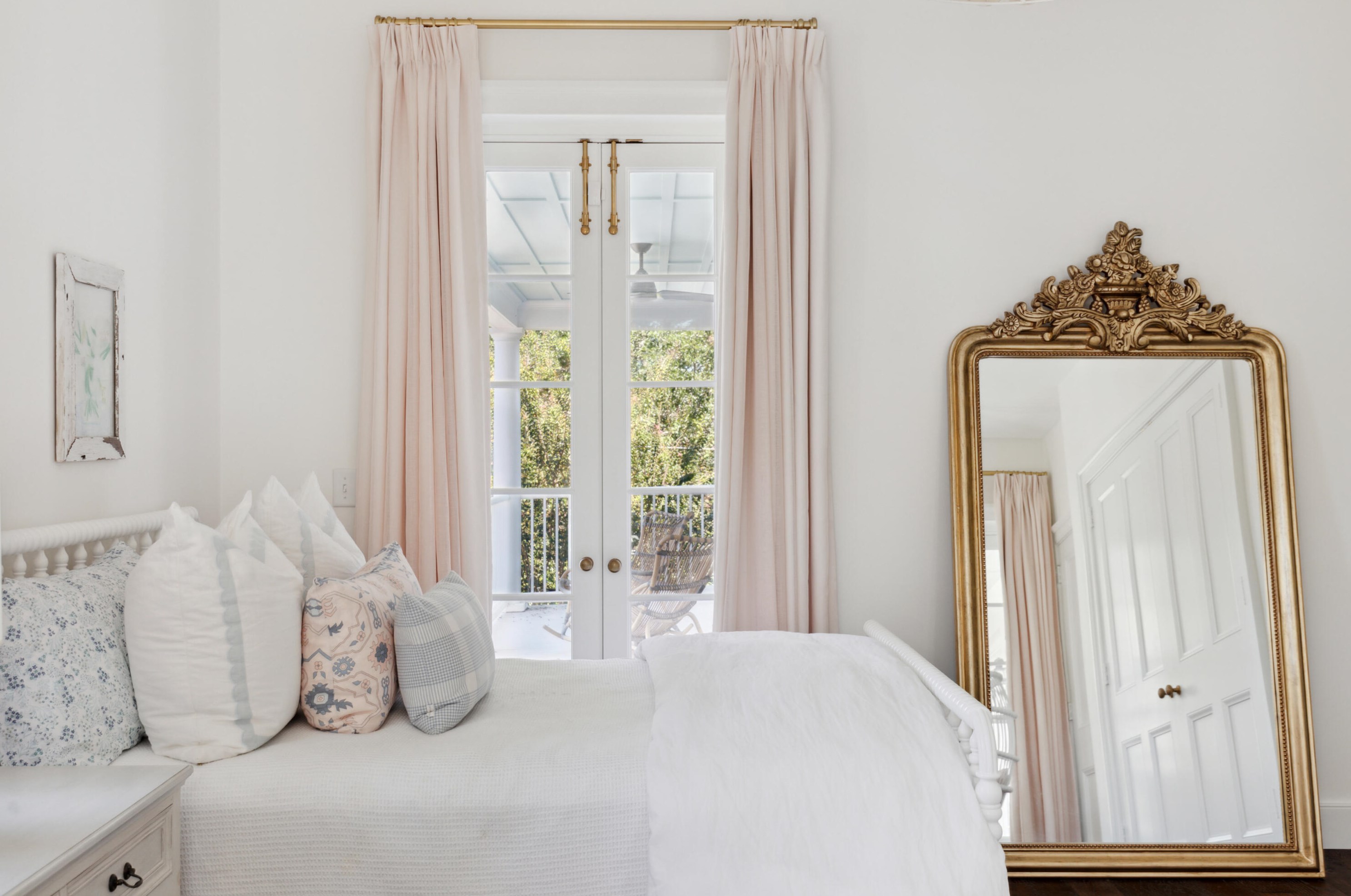 151 Queen St, Charleston SC  29401-1950 exterior