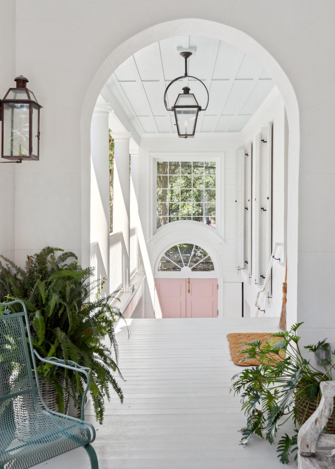 151 Queen St, Charleston SC  29401-1950 exterior