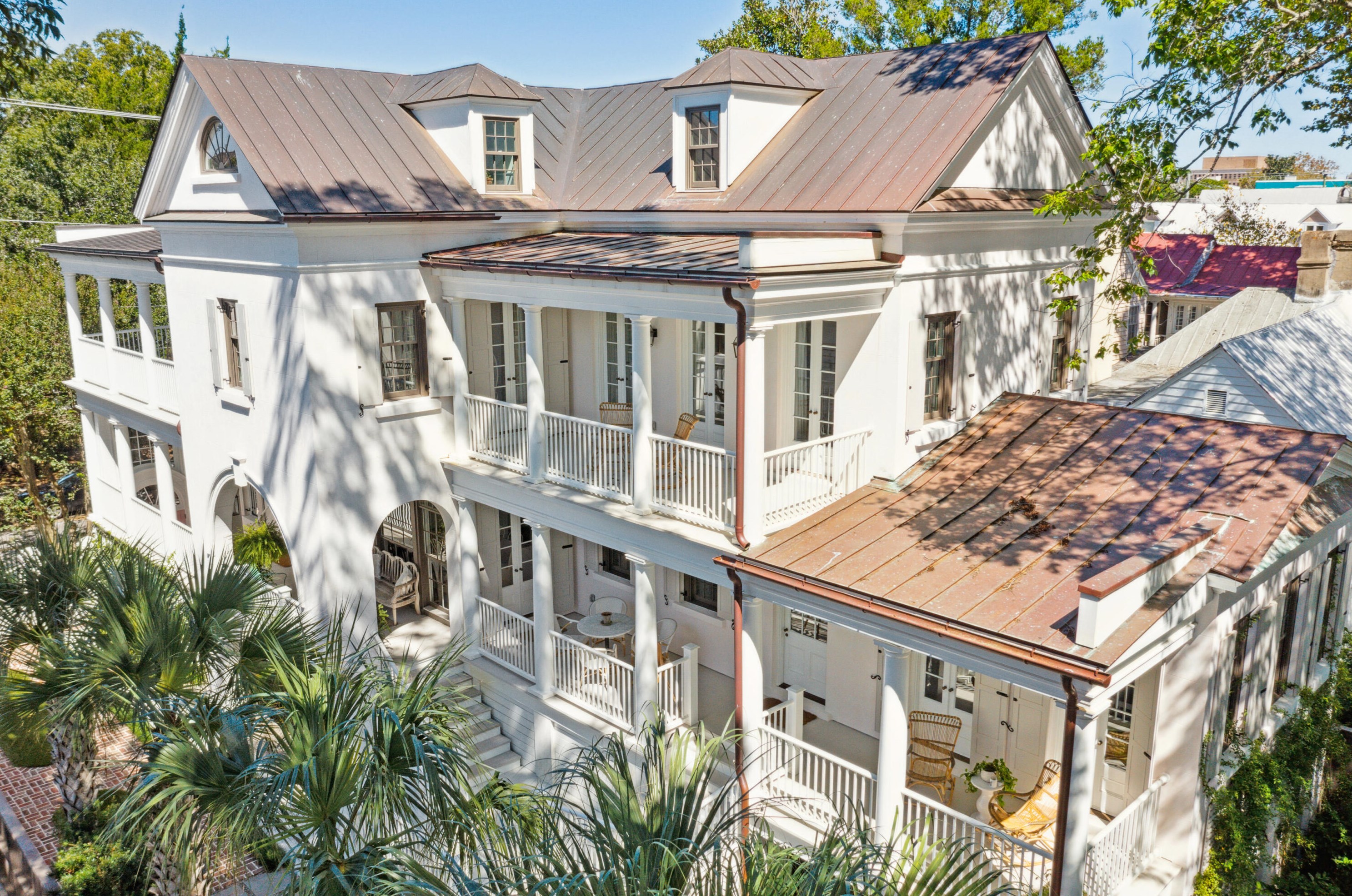 151 Queen St, Charleston SC  29401-1950 exterior