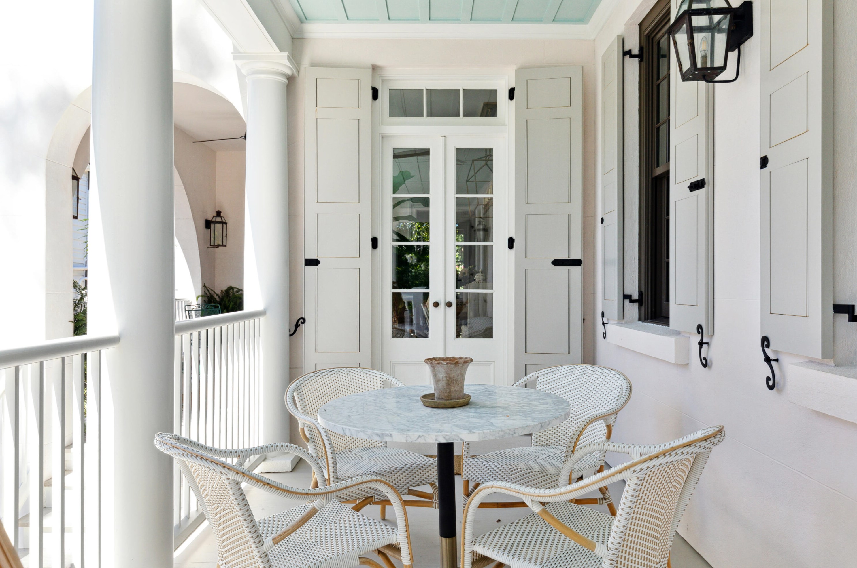 151 Queen St, Charleston SC  29401-1950 exterior