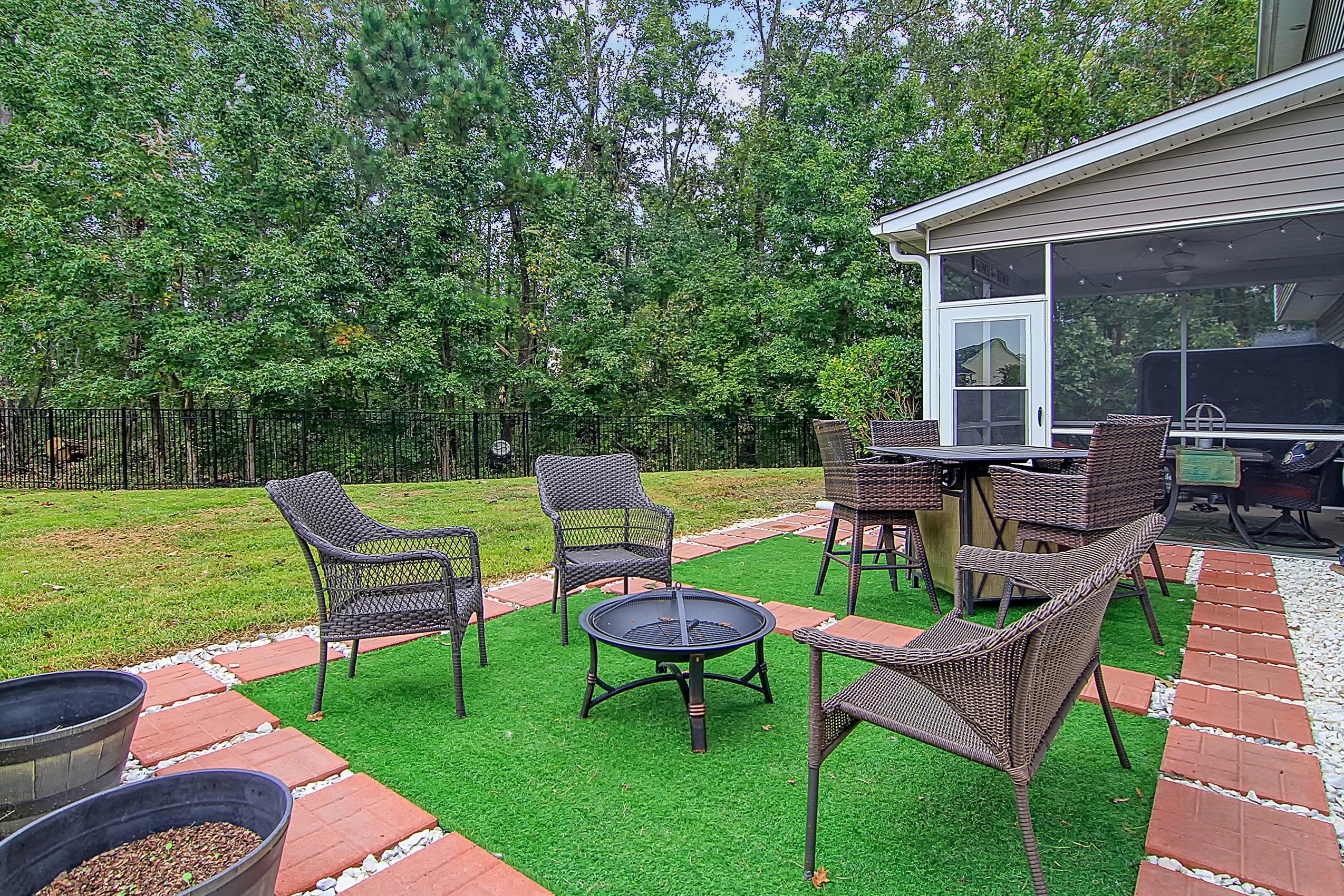 502 Chaff Ln, Moncks Corner SC  29461-8884 exterior