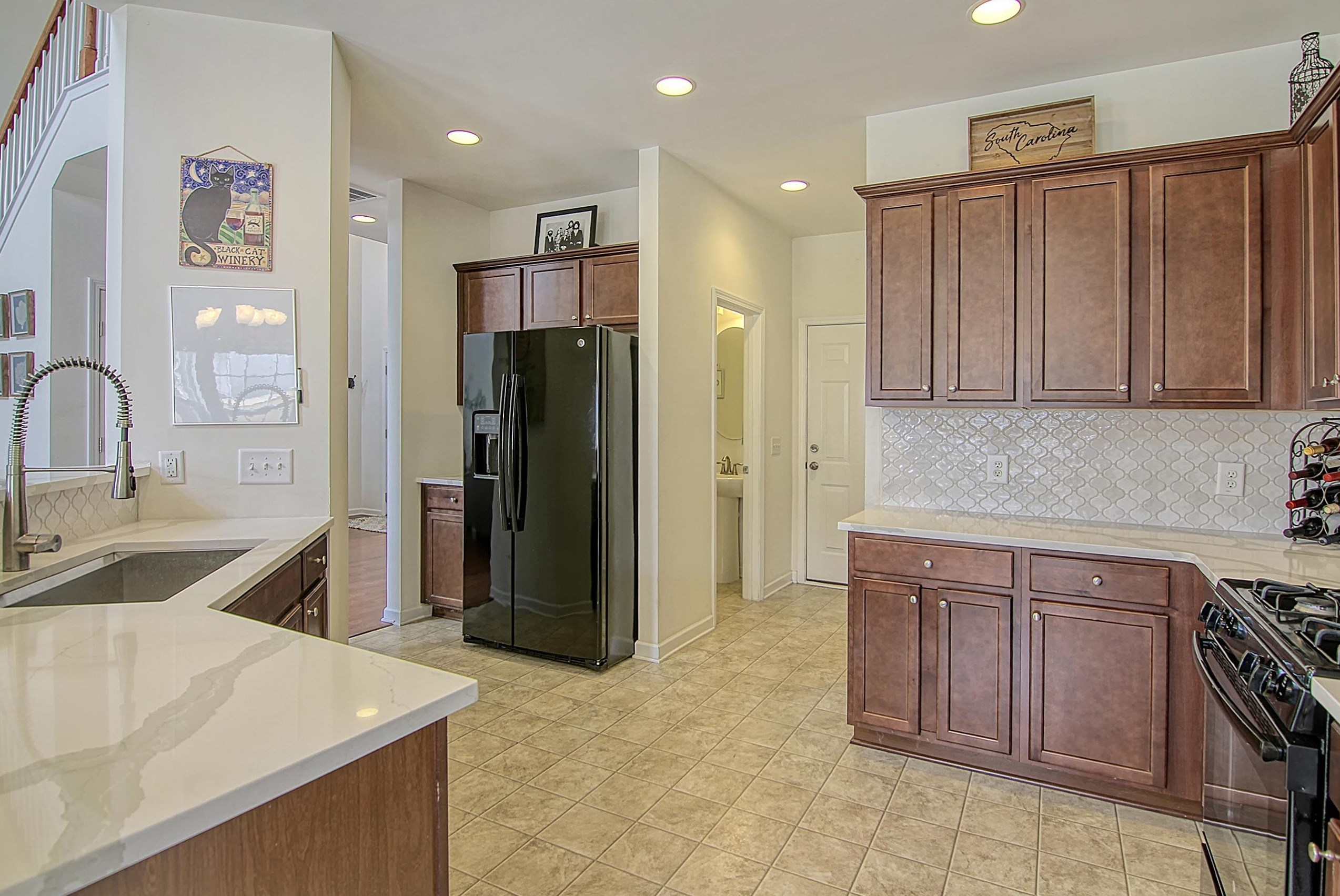 460 Whispering Breeze Ln, Summerville SC  29486 exterior