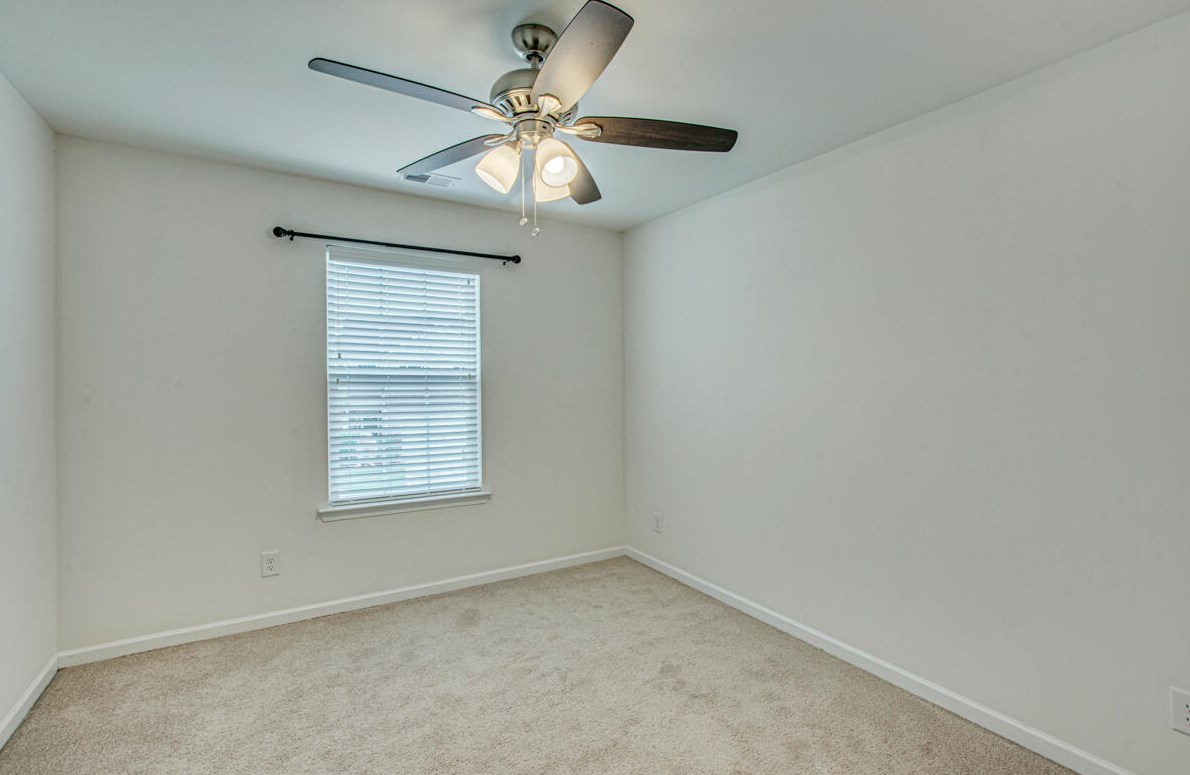 196 Longford Dr, Summerville SC  29483-5641 exterior