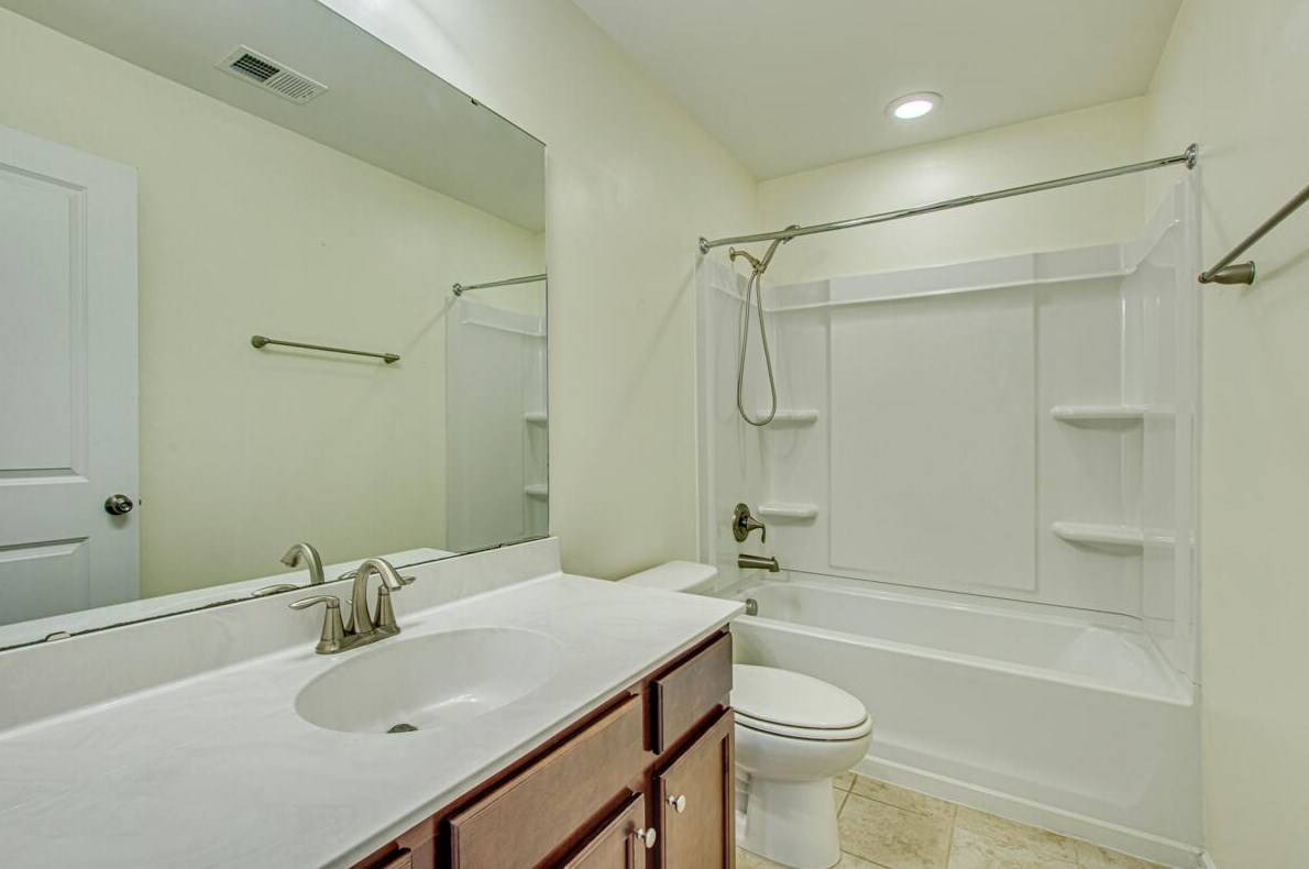 196 Longford Dr, Summerville SC  29483-5641 exterior