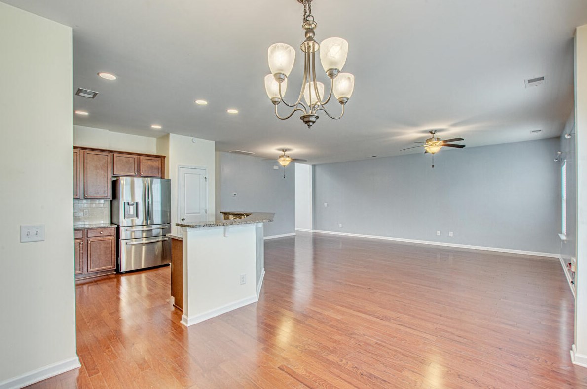196 Longford Dr, Summerville SC  29483-5641 exterior