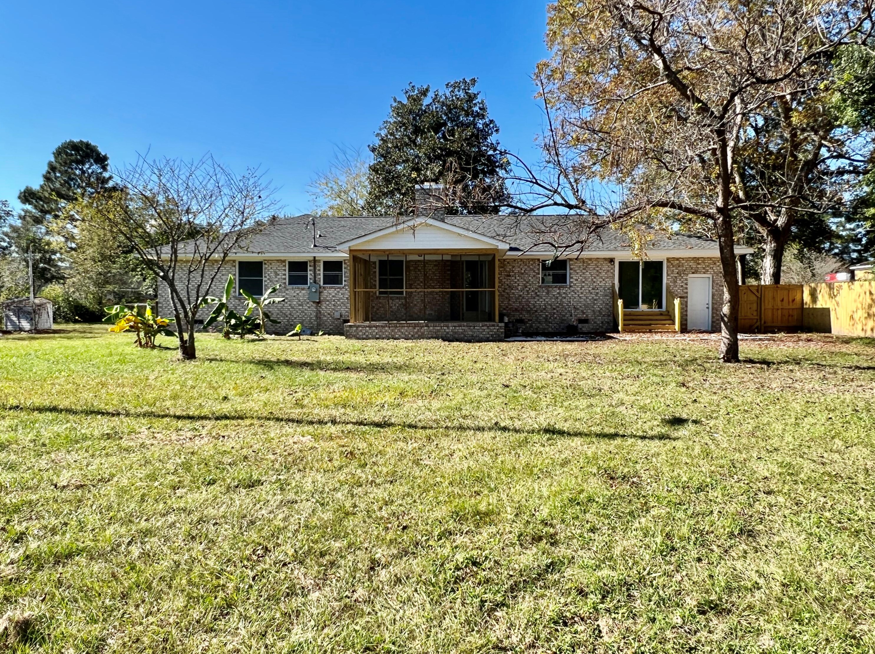 306 Cotie Ln, Moncks Corner SC  29461-7393 exterior