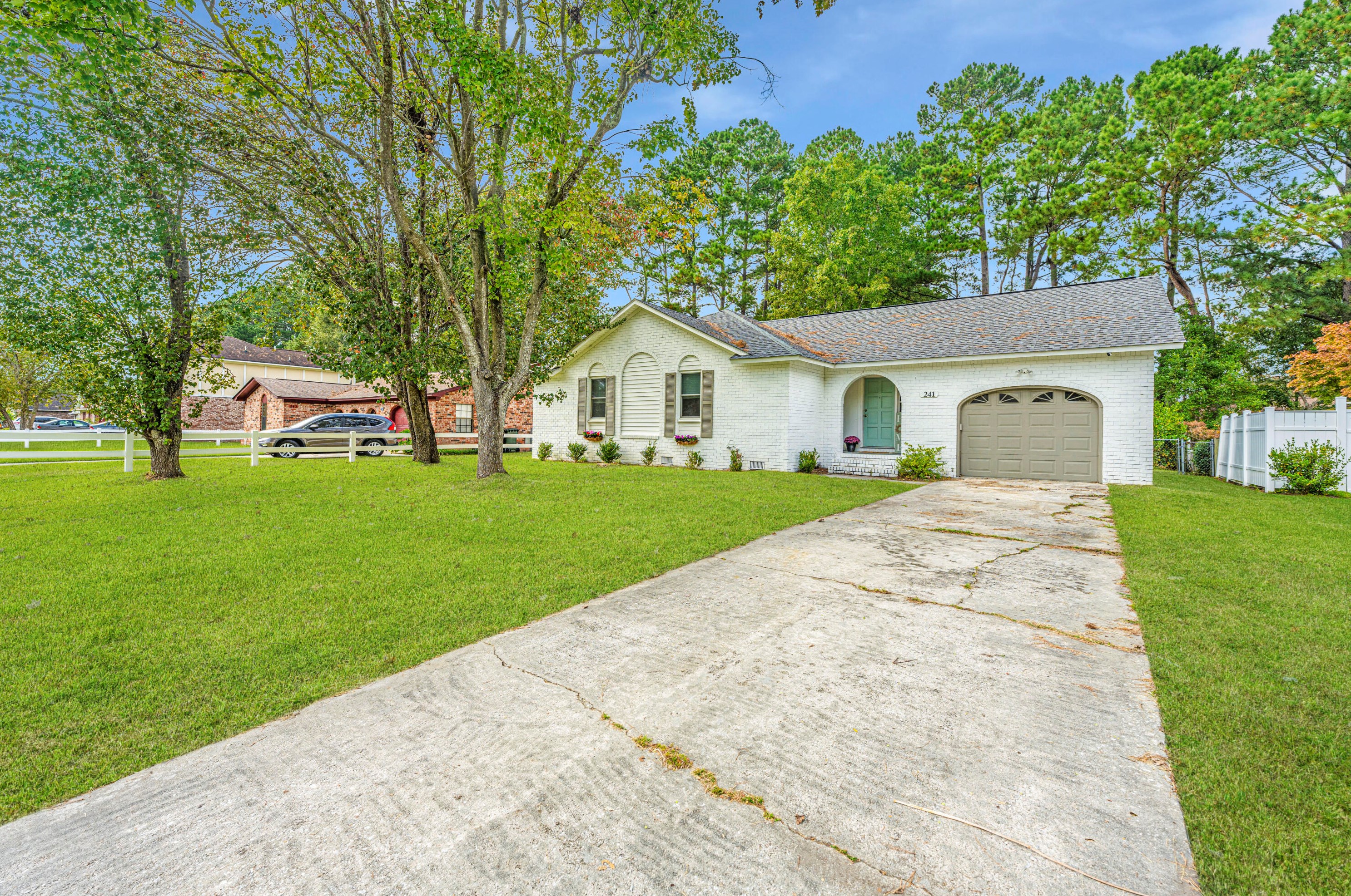 241 Foxborough Rd, Charleston SC  29445-2753 exterior