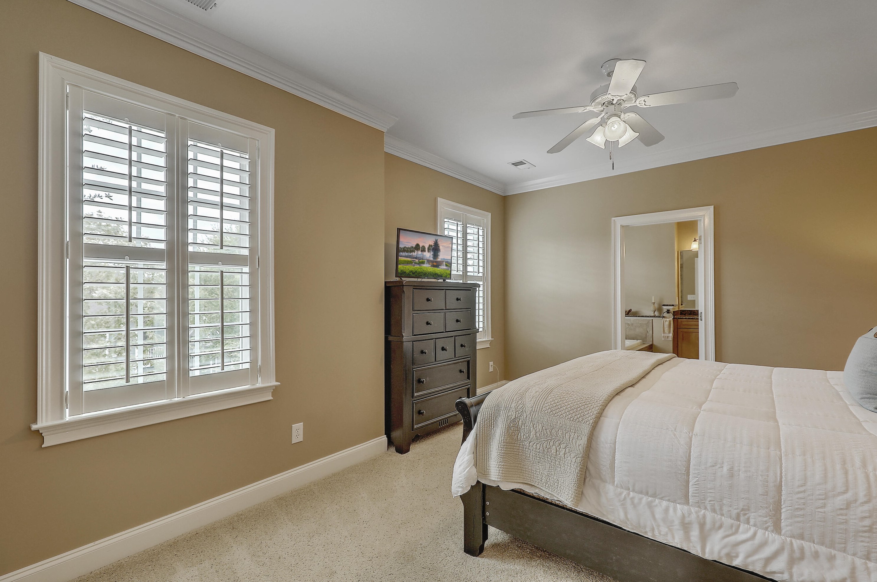 8047 Gibbon St, Charleston SC 29492-8351 exterior