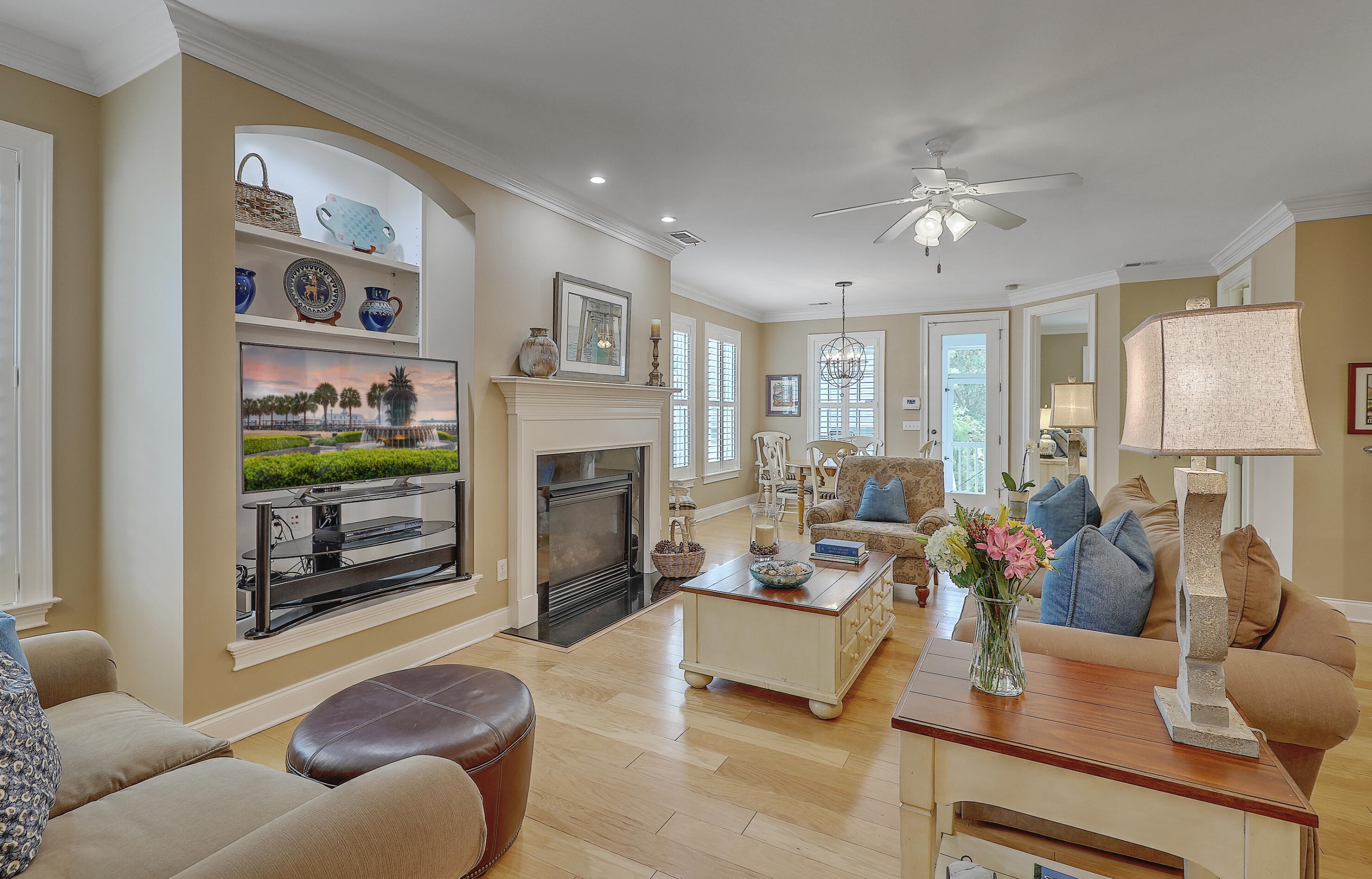 8047 Gibbon St, Charleston SC 29492-8351 exterior