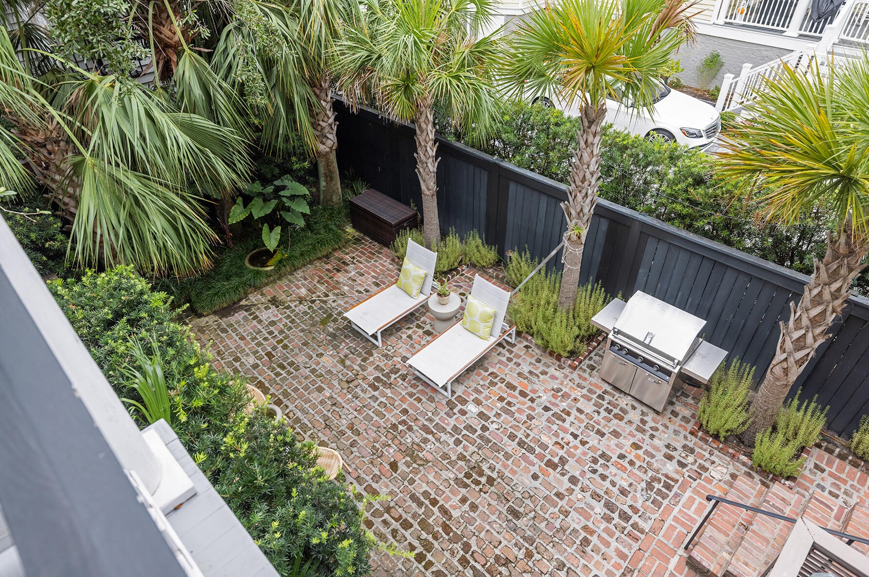 106 Beaufain St, Charleston SC  29401-1728 exterior