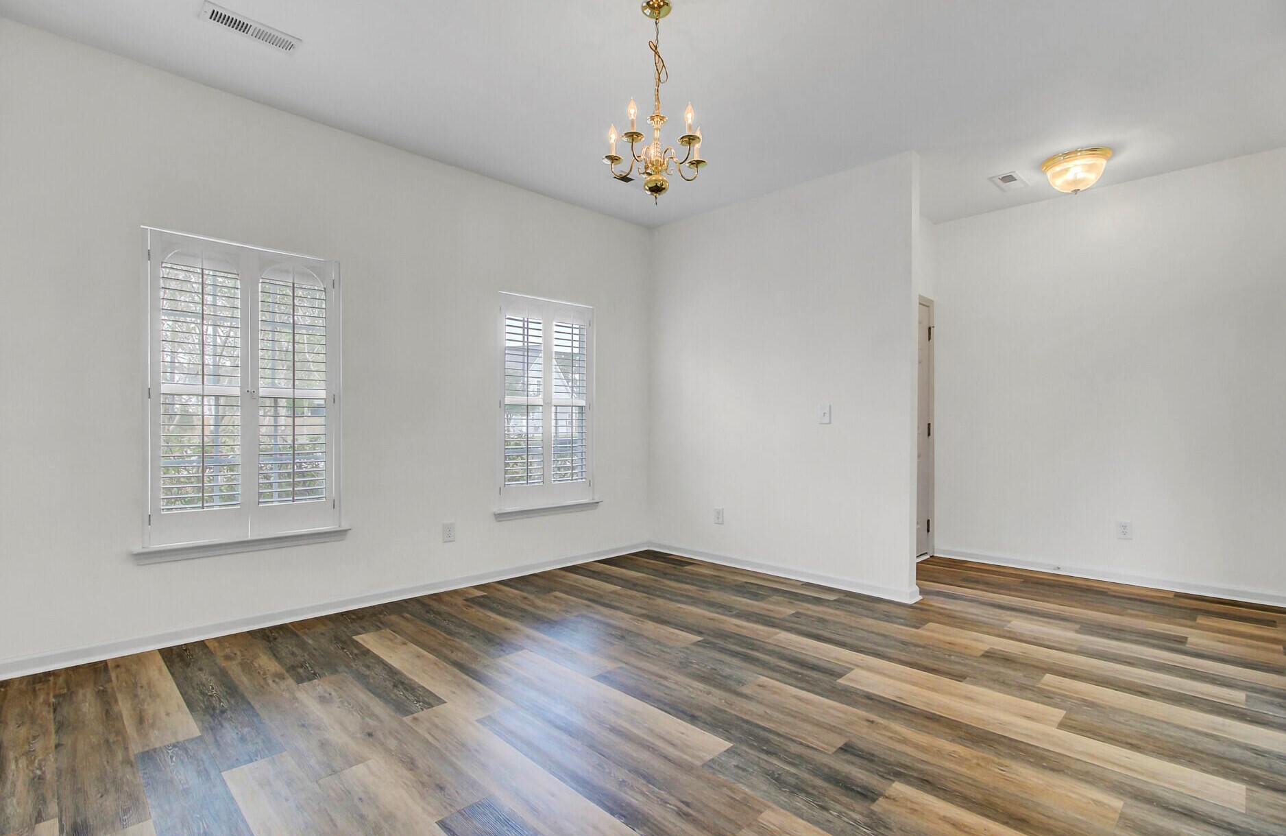 126 Cannonsmill Ln, Summerville SC  29485-6409 exterior