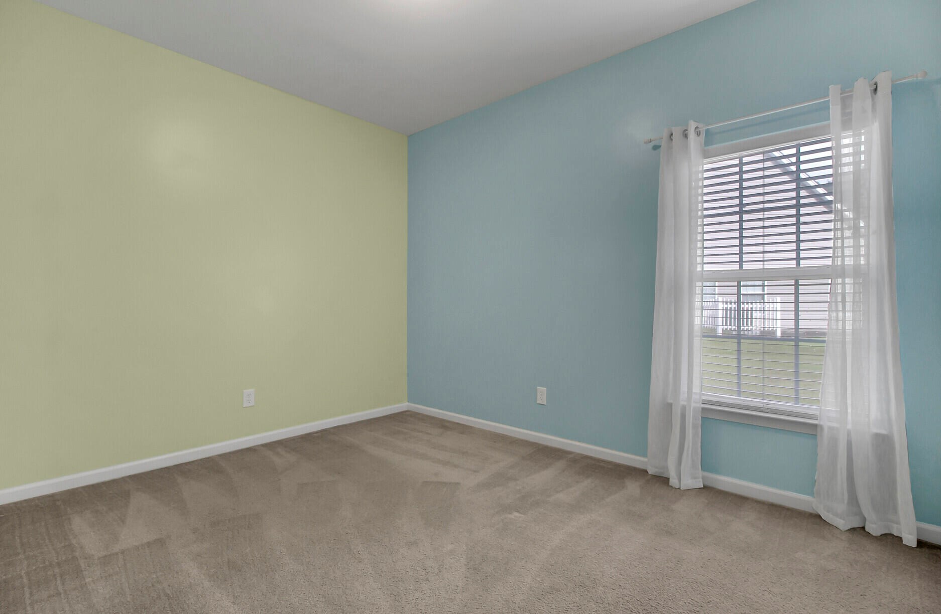 126 Cannonsmill Ln, Summerville SC  29485-6409 exterior