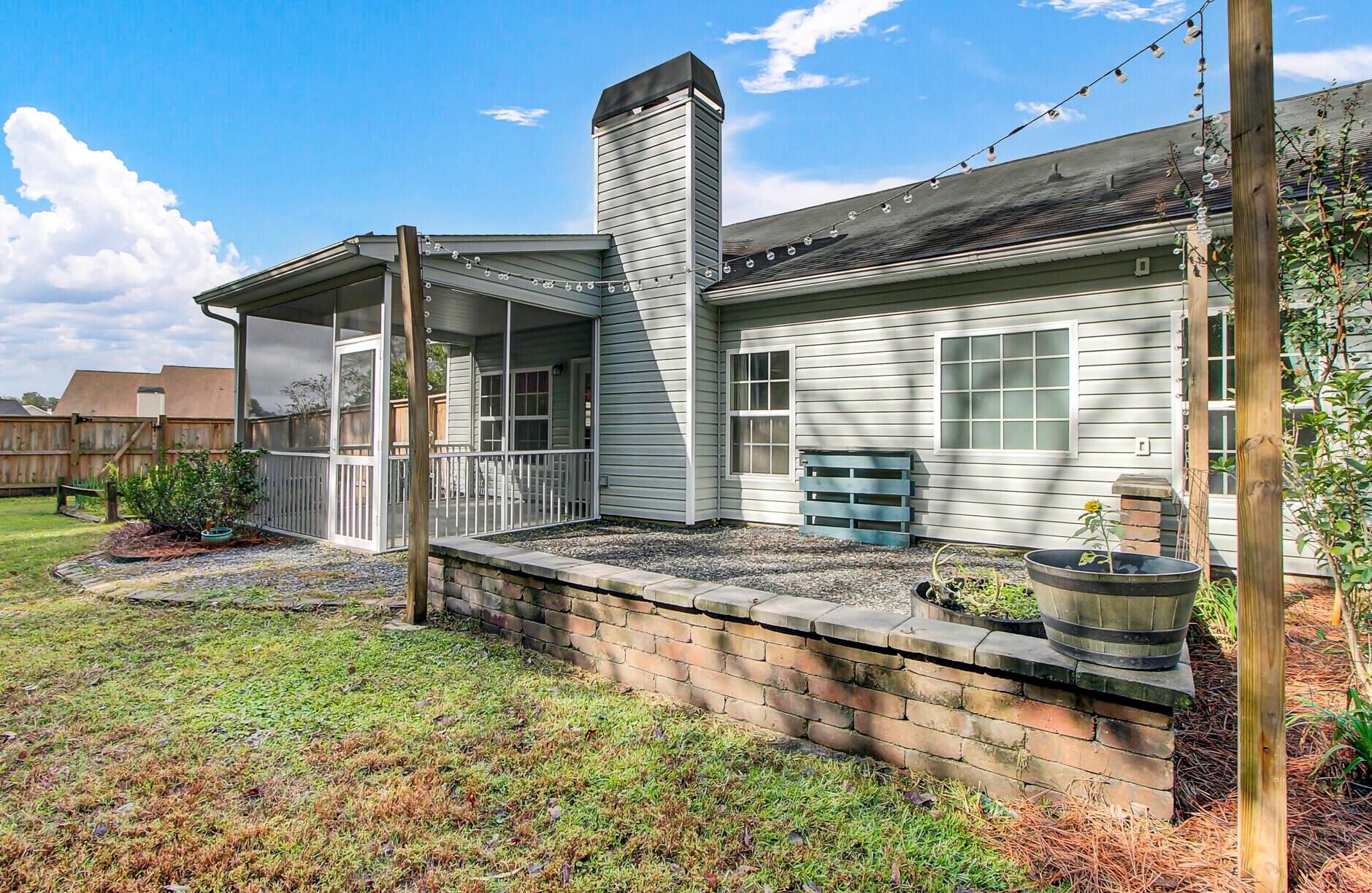 126 Cannonsmill Ln, Summerville SC  29485-6409 exterior