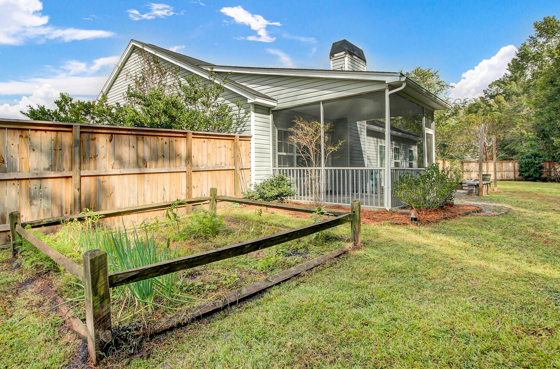 126 Cannonsmill Ln, Summerville SC  29485-6409 exterior