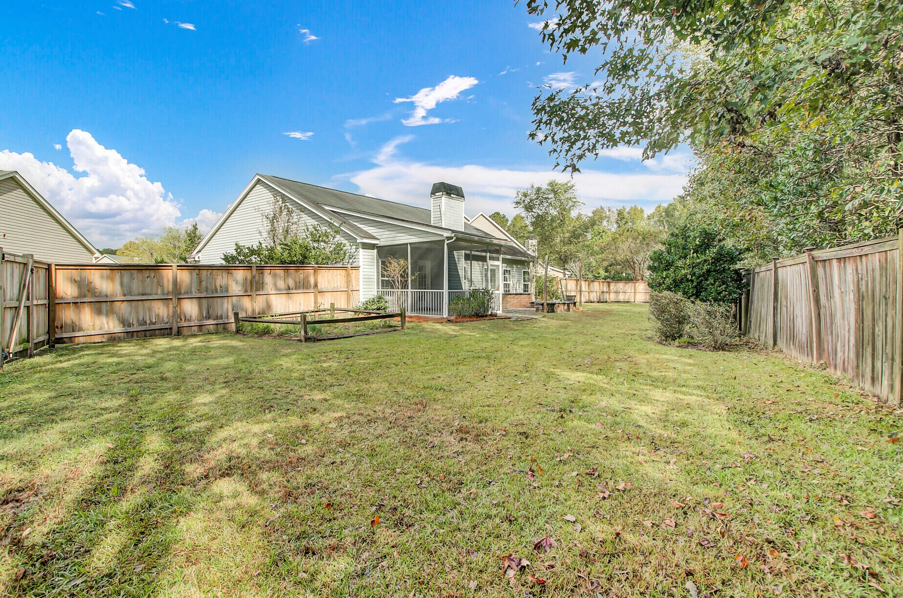 126 Cannonsmill Ln, Summerville SC  29485-6409 exterior