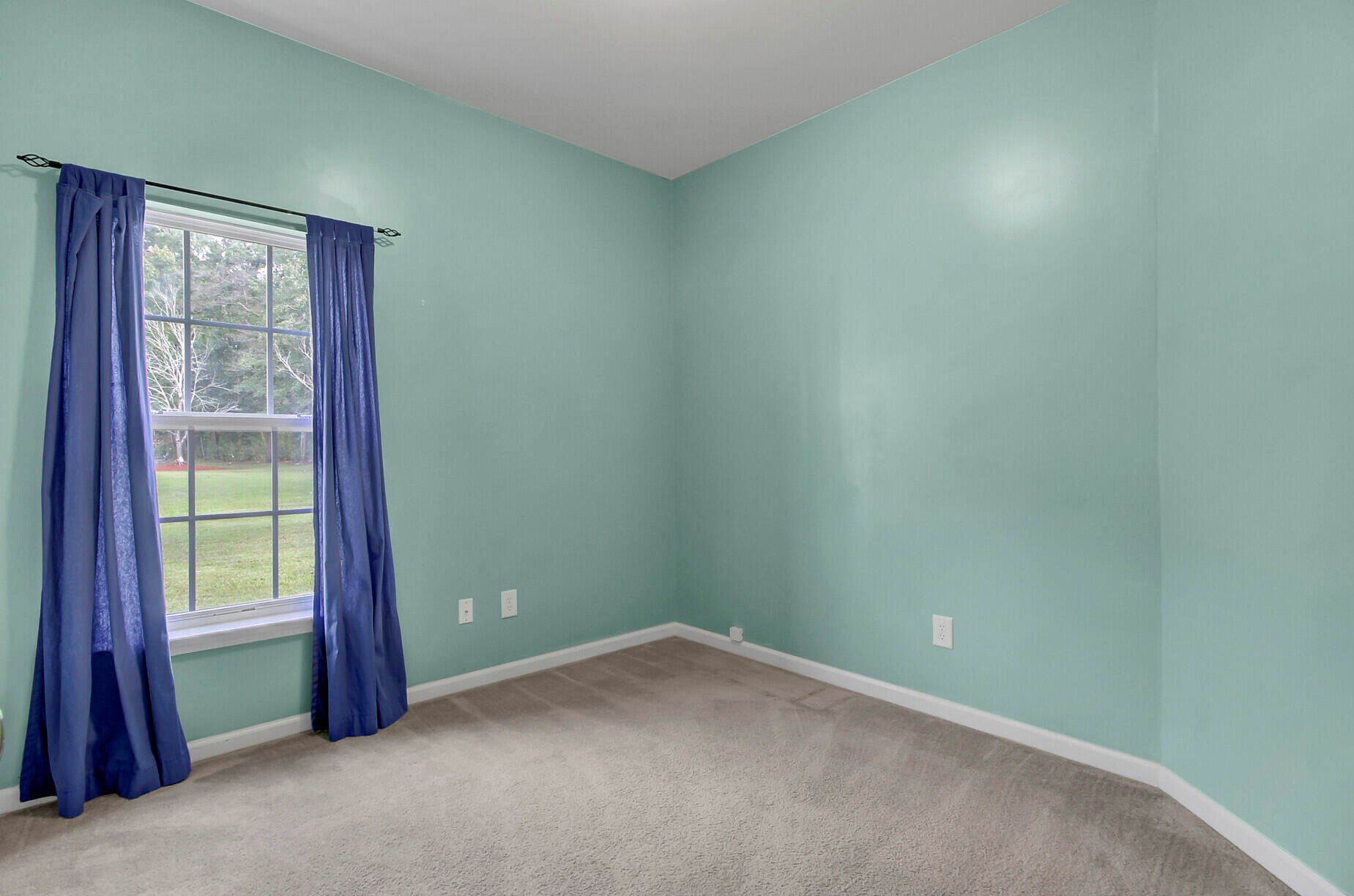 126 Cannonsmill Ln, Summerville SC  29485-6409 exterior