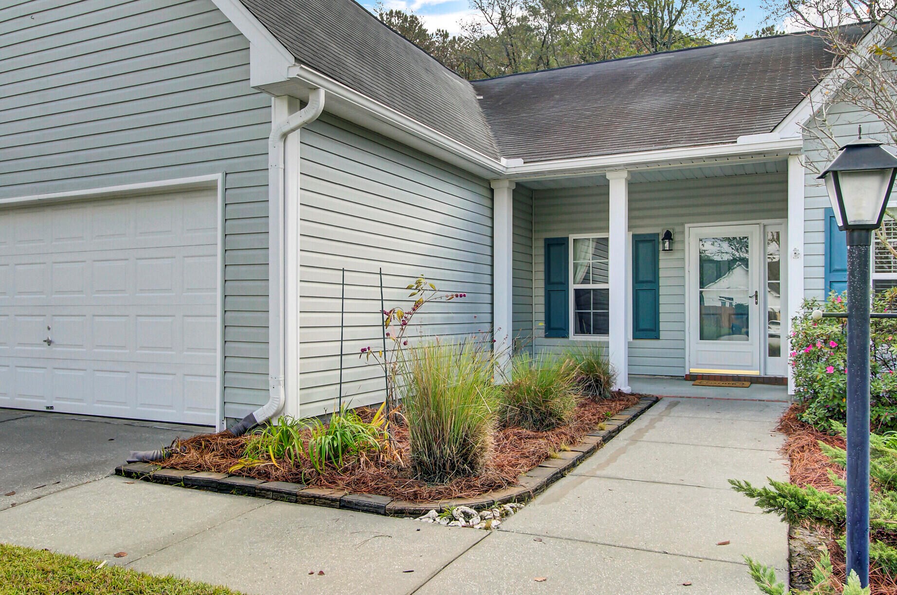 126 Cannonsmill Ln, Summerville SC  29485-6409 exterior