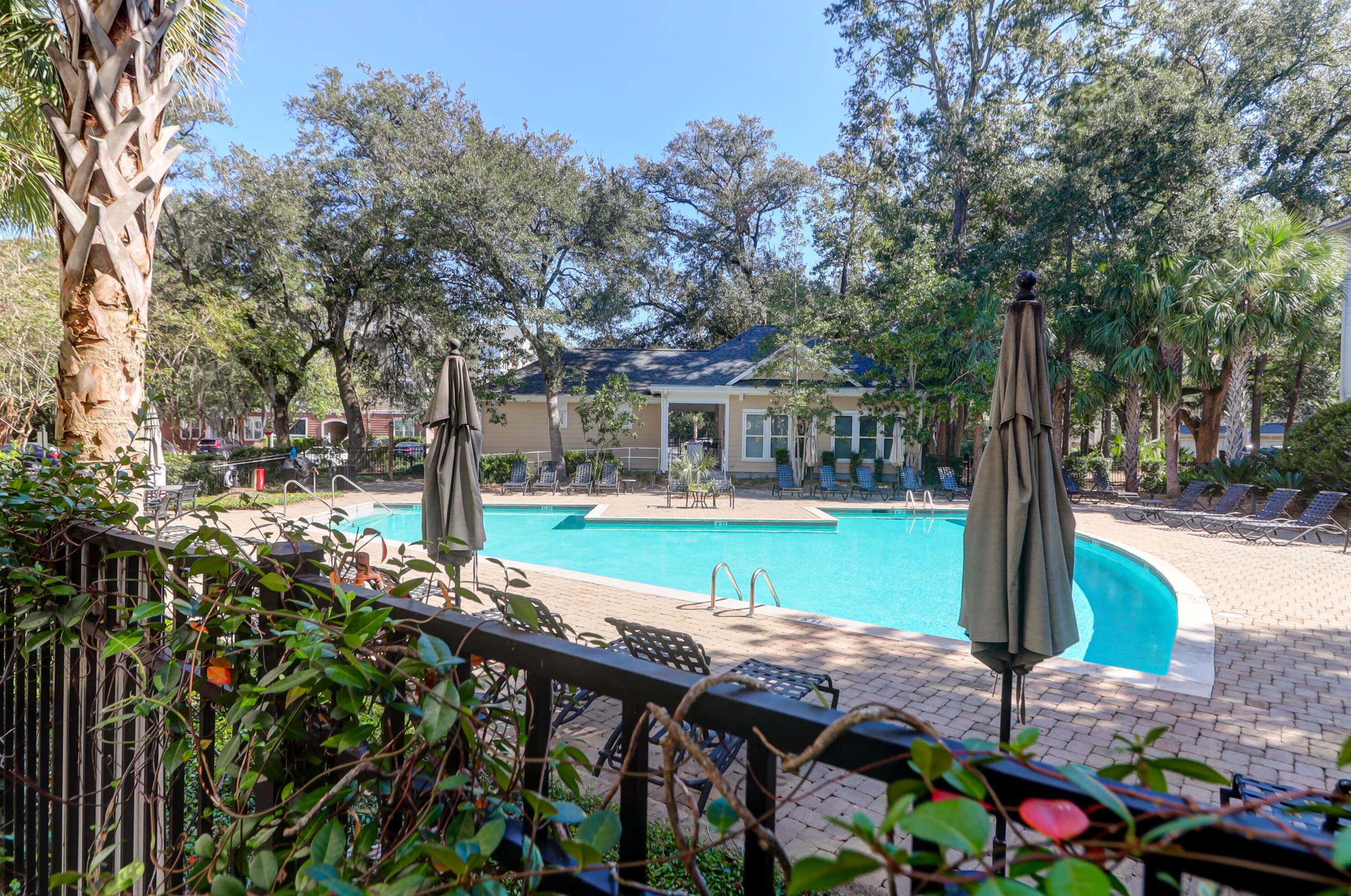280 Seven Farms Dr, Charleston SC  29492-8165 exterior