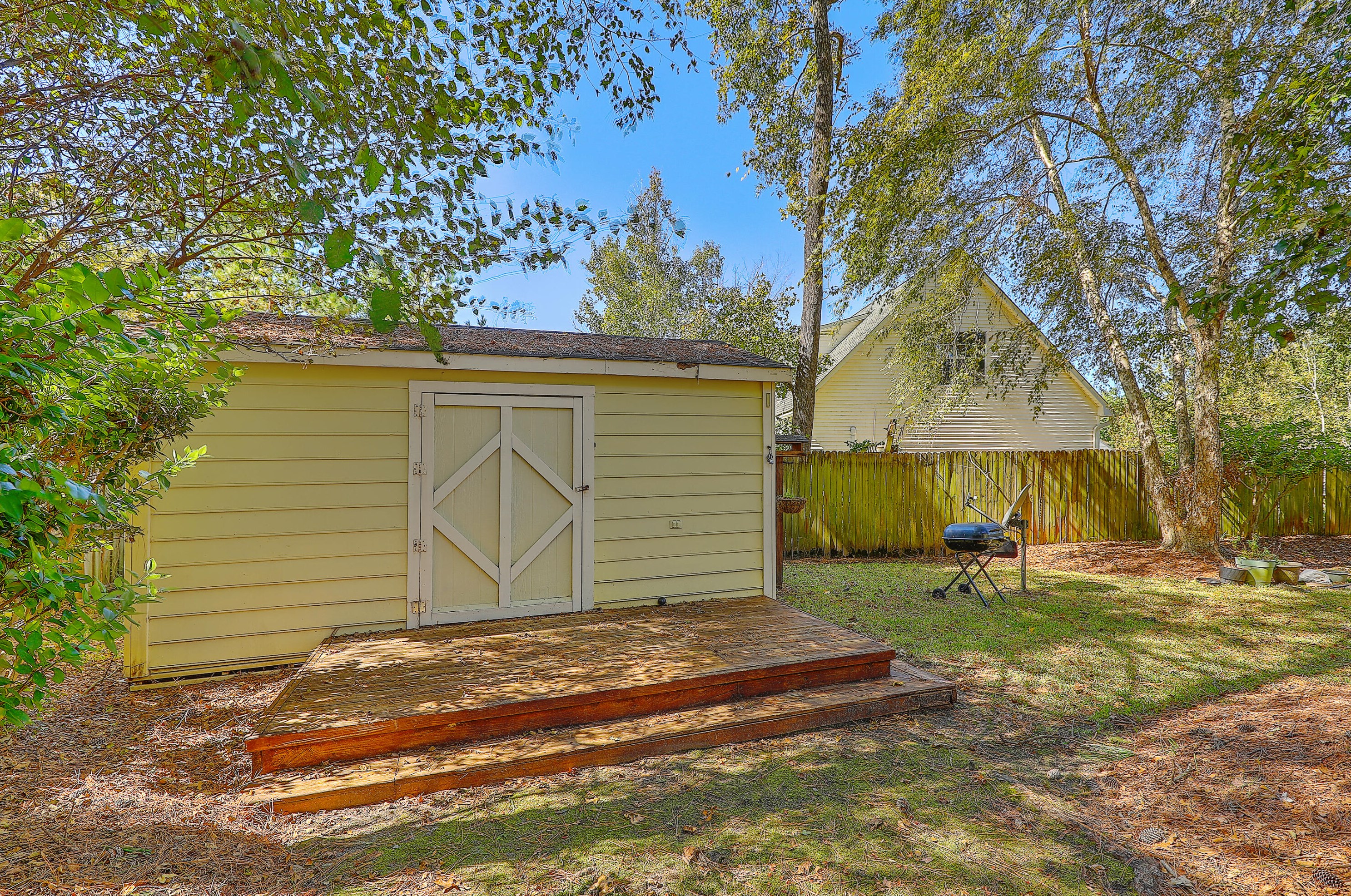 205 Fairfax Blvd, Charleston SC 29445-5731 exterior