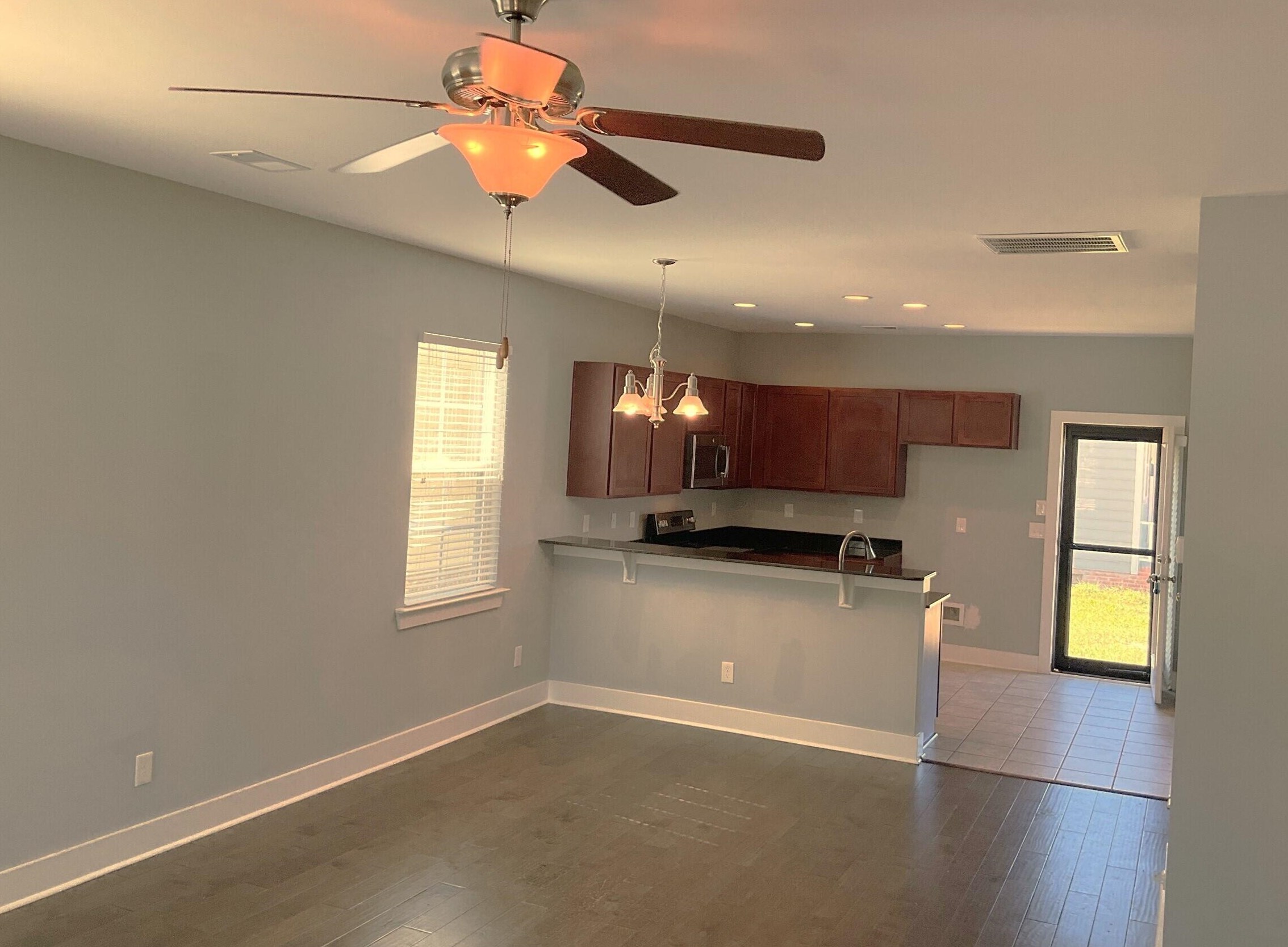 1331 Mcduffie Ave, Columbia SC  29204-1924 exterior