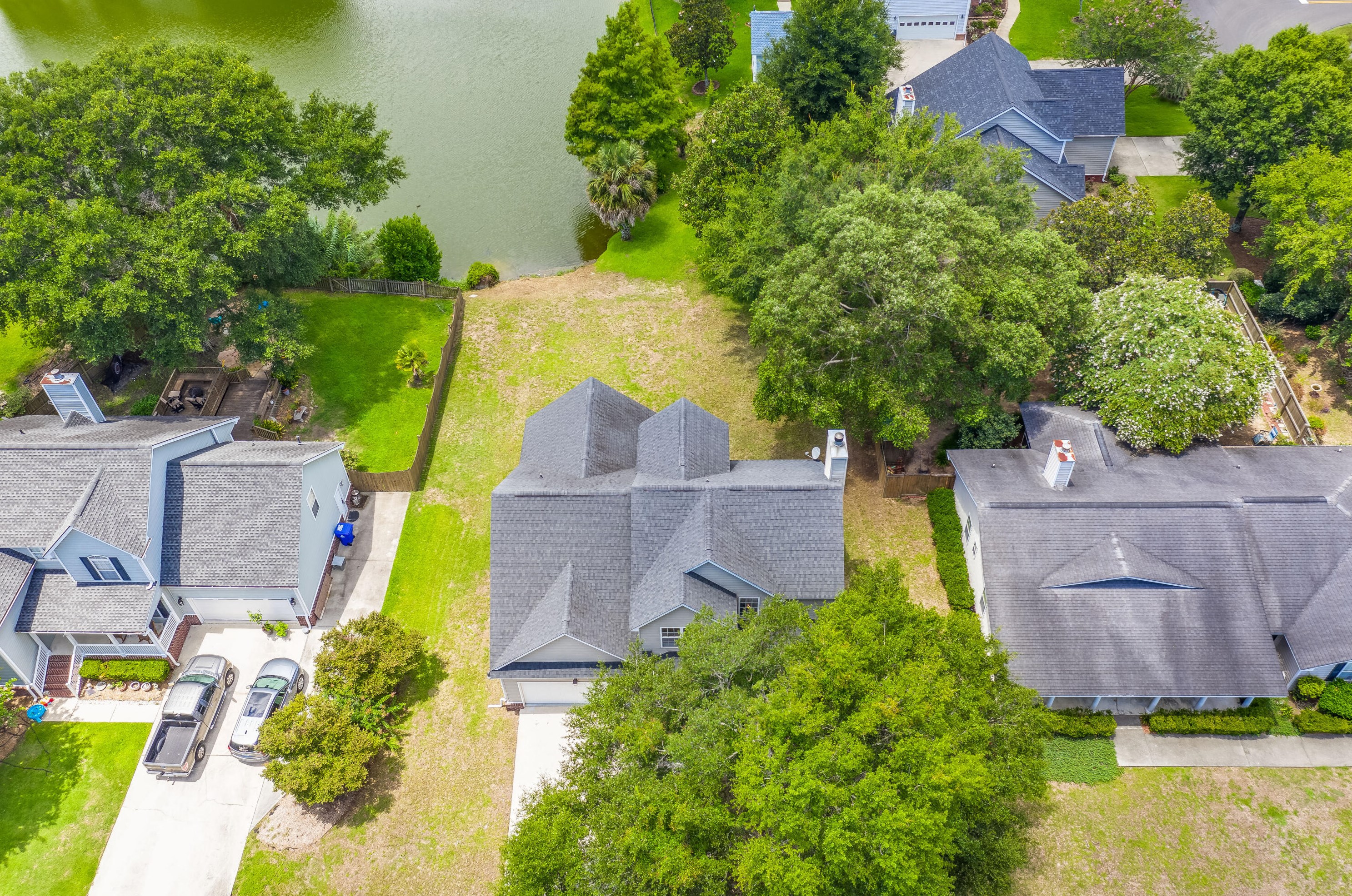 100 Oyster Point Row, Charleston SC  29412-3631 exterior