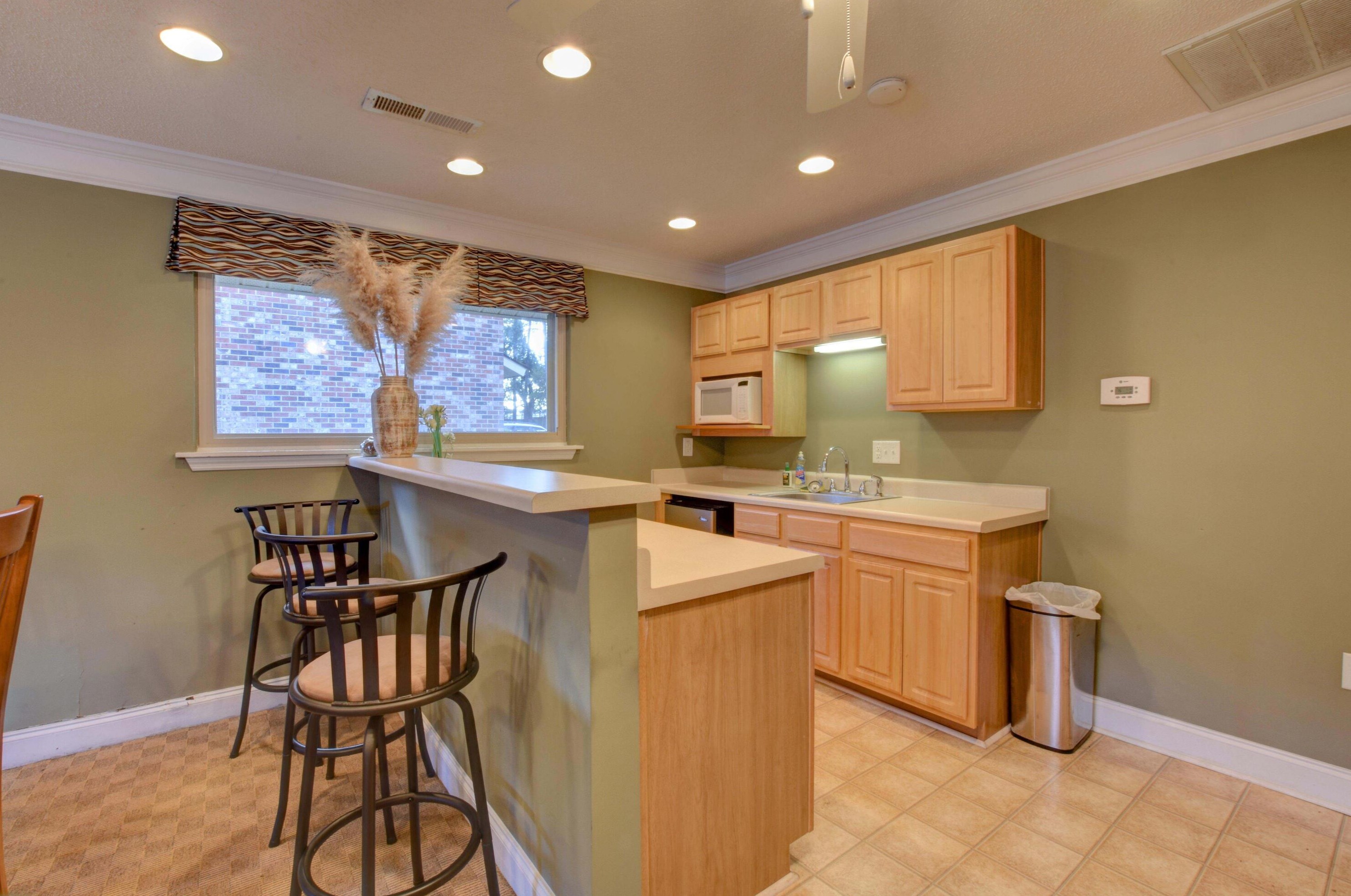 708 Andrea Ln, Charleston SC 29410-8630 exterior