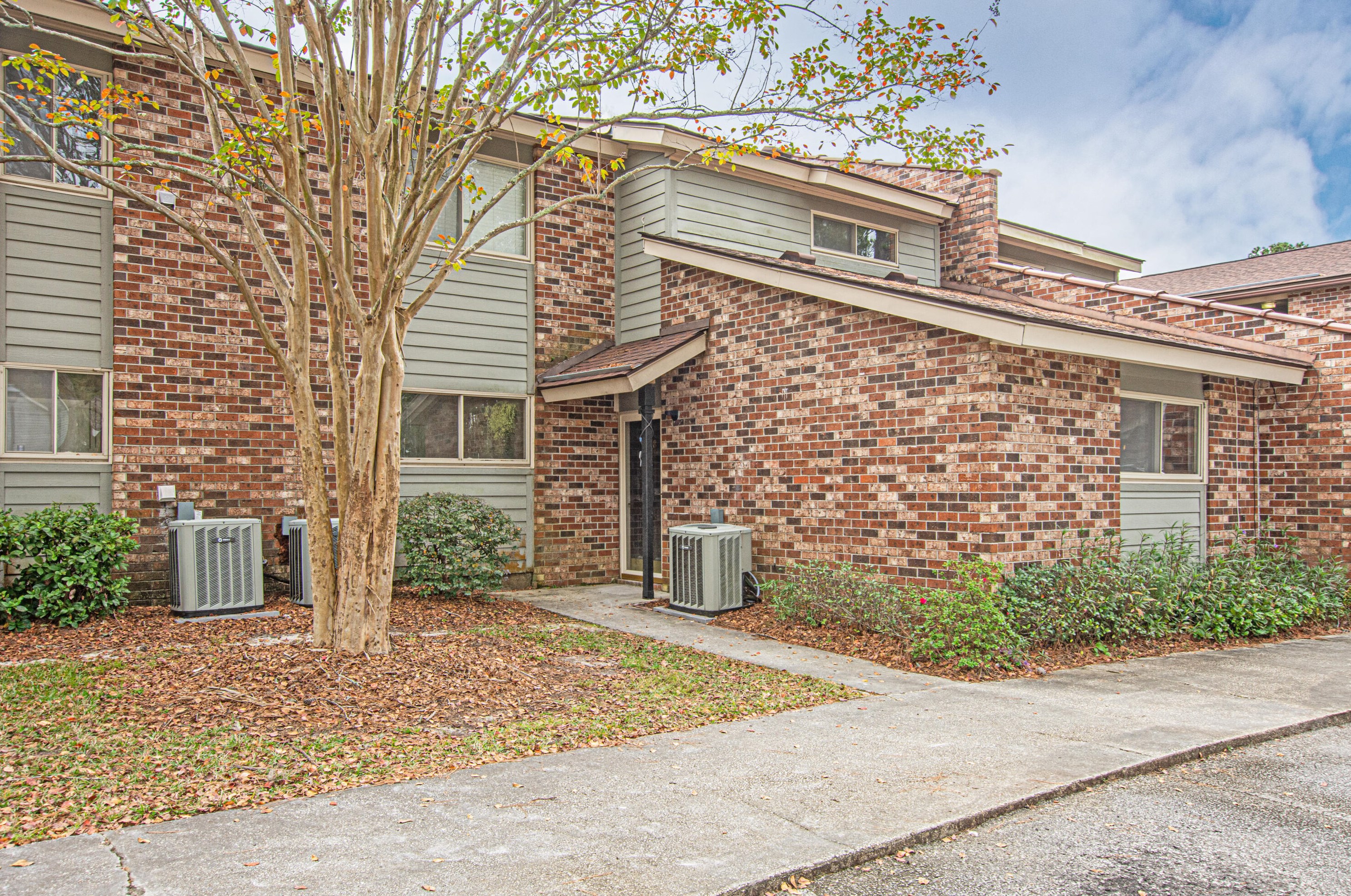 708 Andrea Ln, Charleston SC 29410-8630 exterior