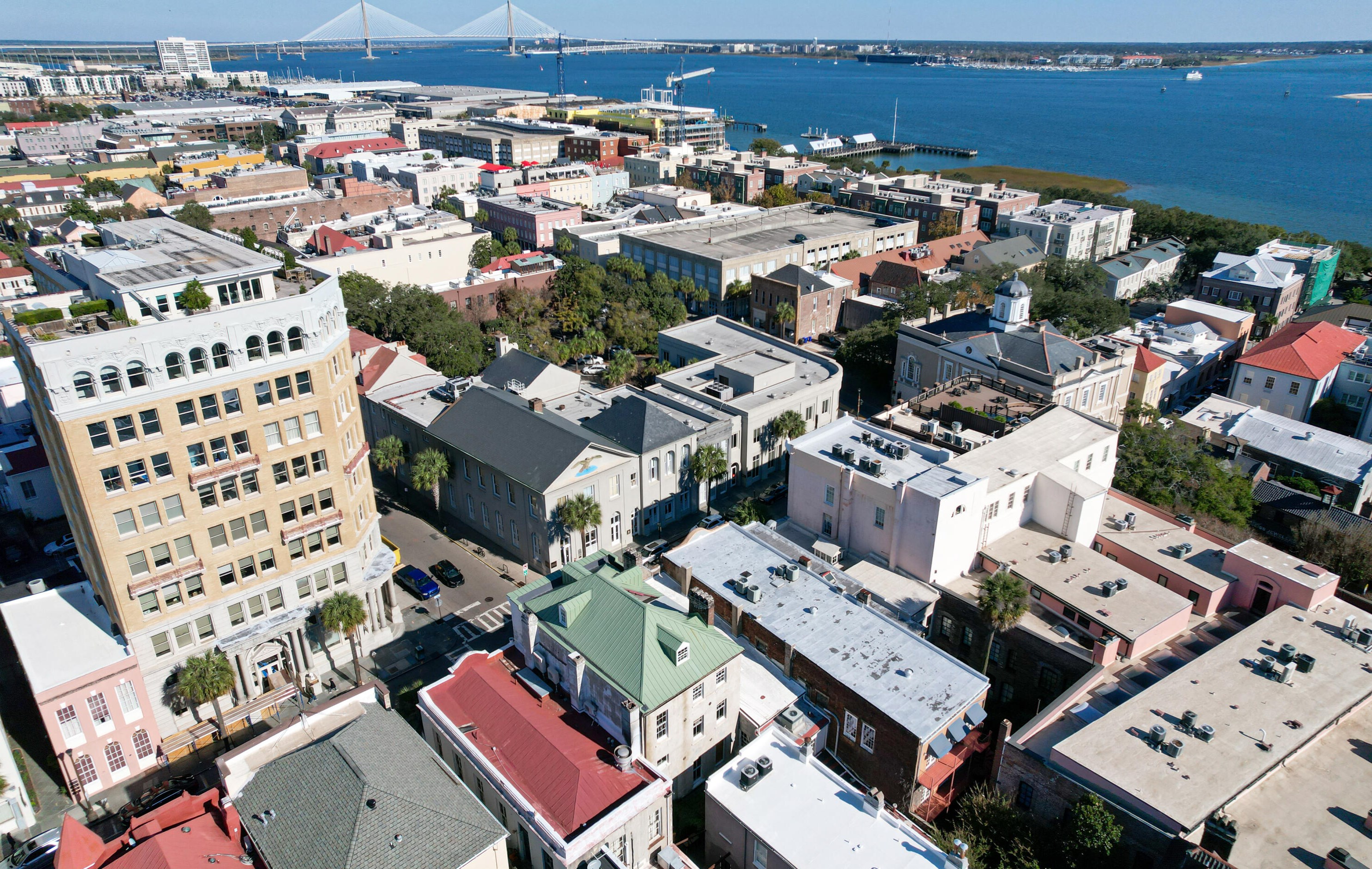 15 Broad St, Charleston SC  29401-3002 exterior