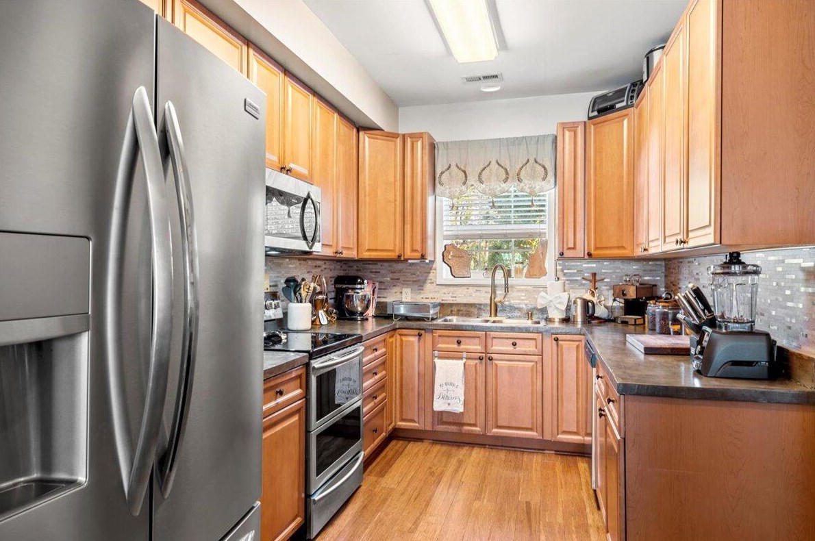 4975 Lk Palmetto Ln, Charleston SC 29418-5991 exterior