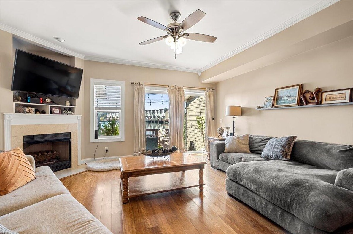 4975 Lk Palmetto Ln, Charleston SC 29418-5991 exterior