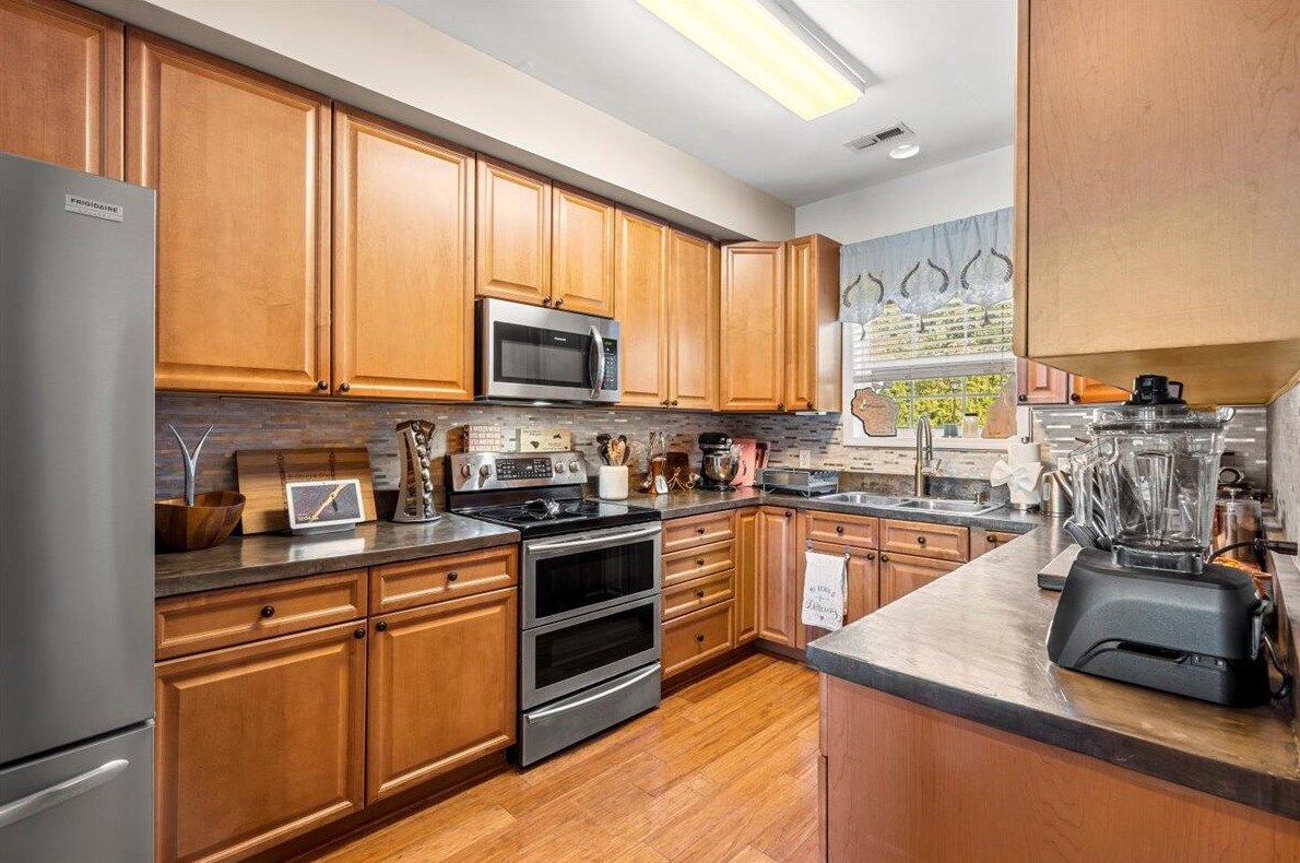 4975 Lk Palmetto Ln, Charleston SC 29418-5991 exterior