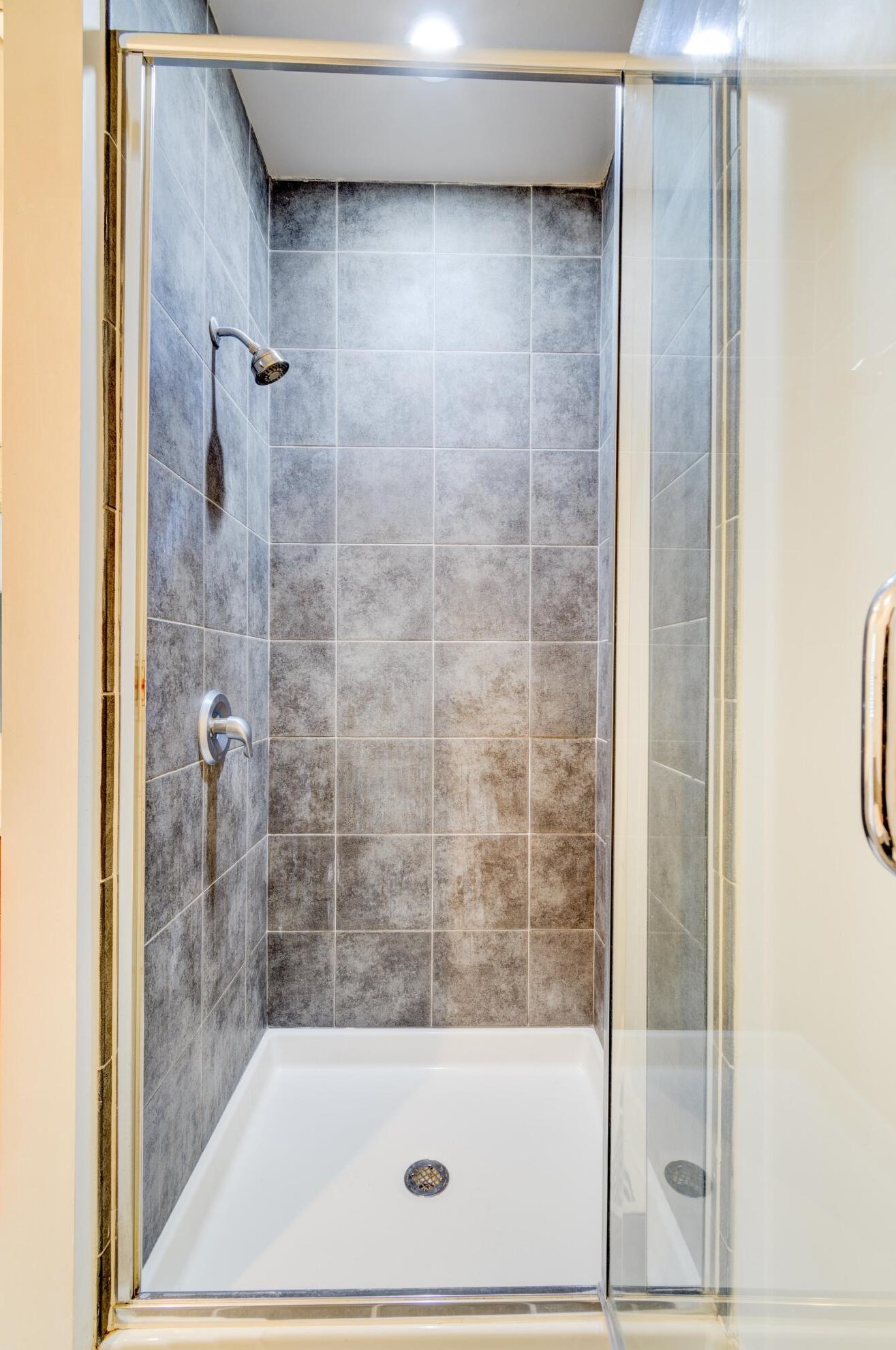 5520 Colonial Chatsworth Cir, Charleston SC  29418-2752 exterior