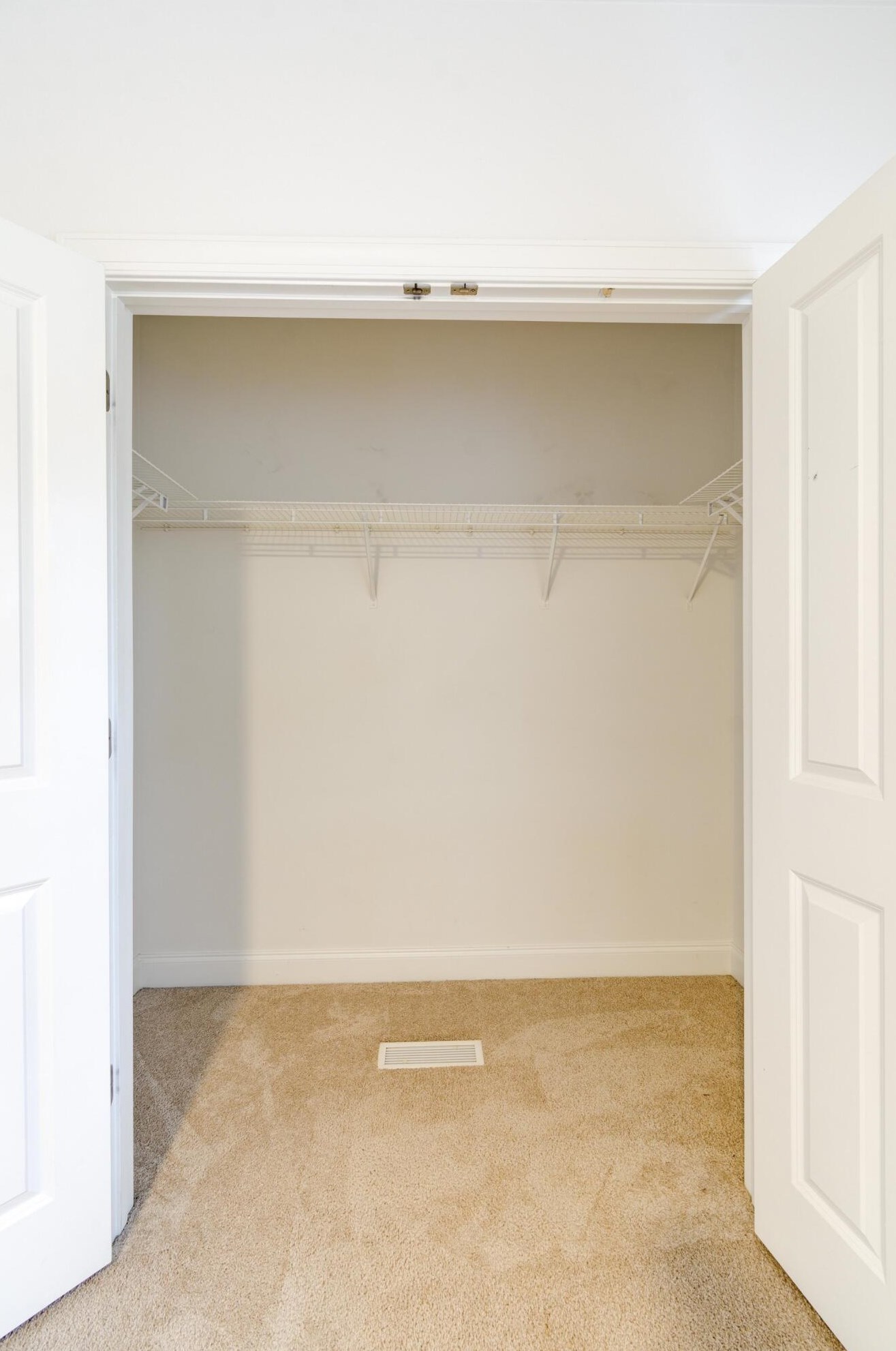 5520 Colonial Chatsworth Cir, Charleston SC  29418-2752 exterior