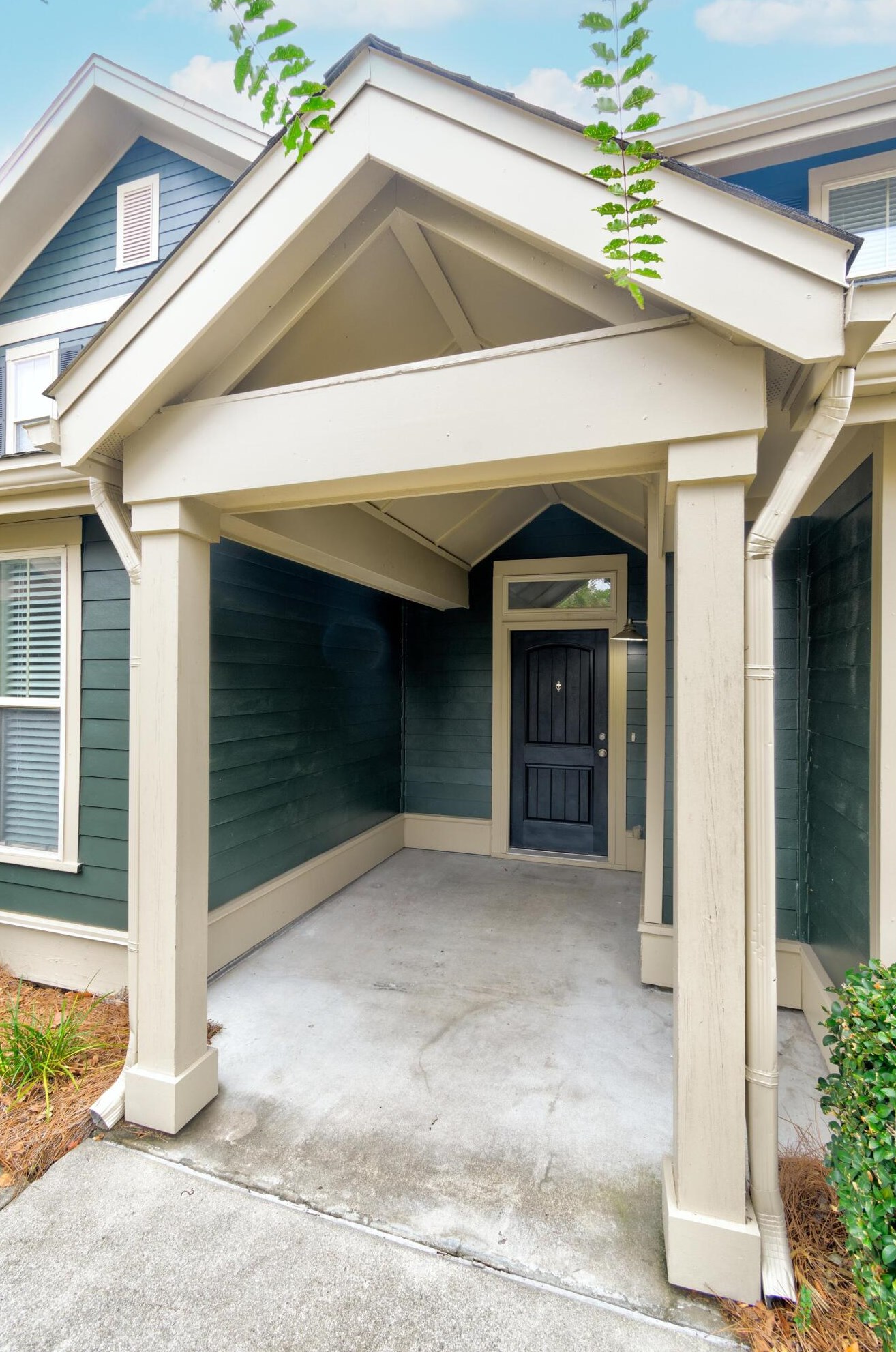 5520 Colonial Chatsworth Cir, Charleston SC  29418-2752 exterior